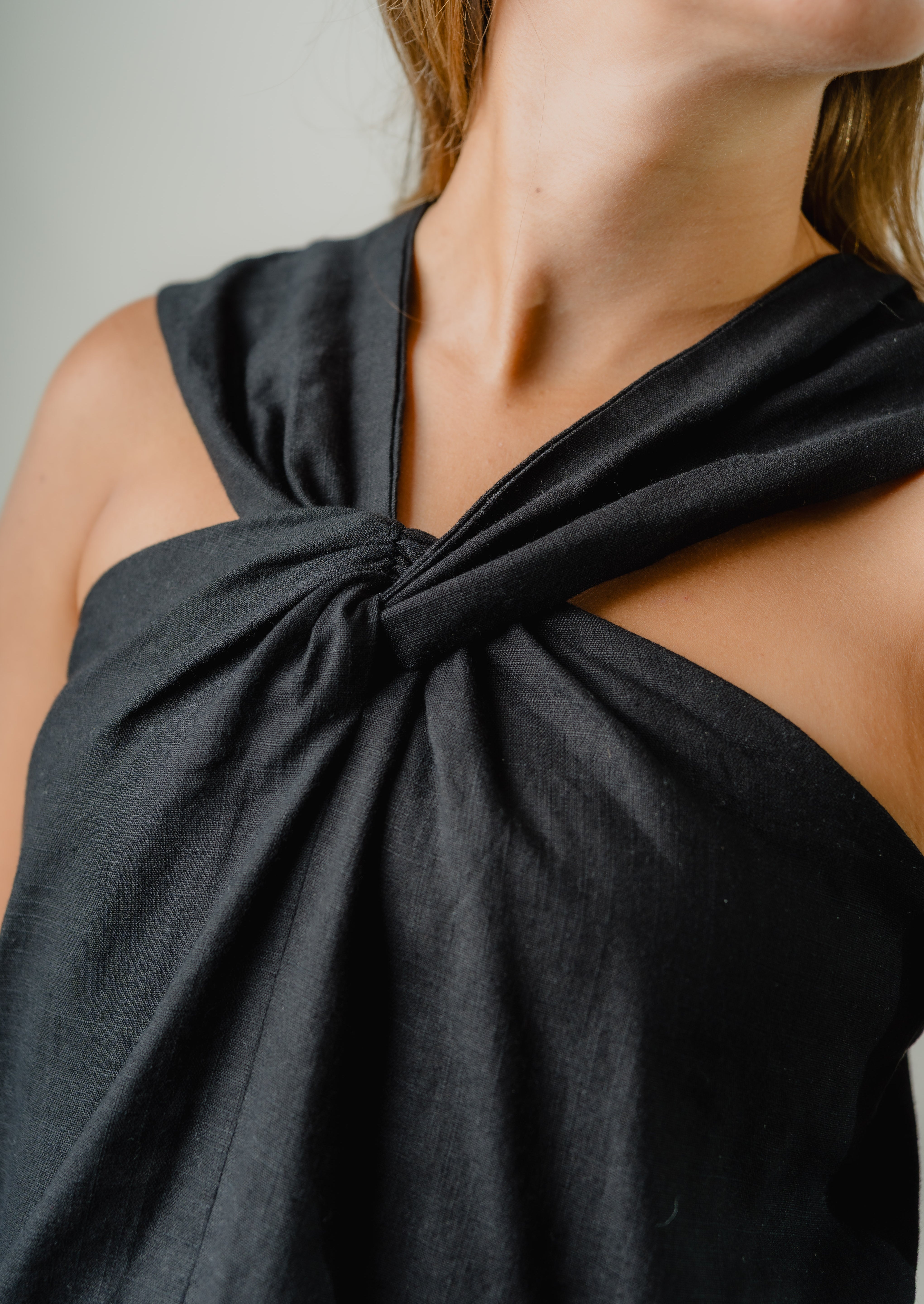 Arwin Linen Twist Top