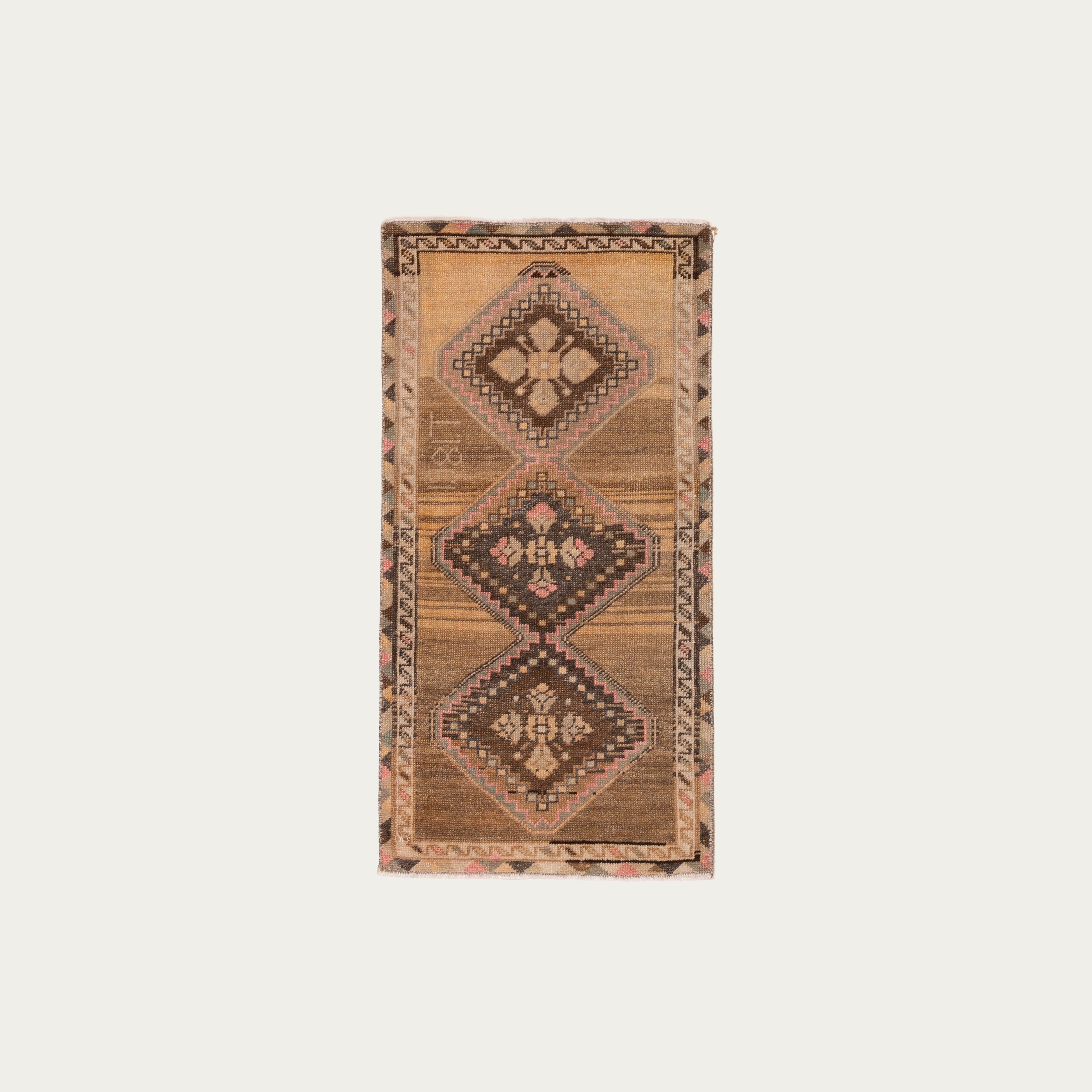 Brink Carpet 2'11" x 1'6"