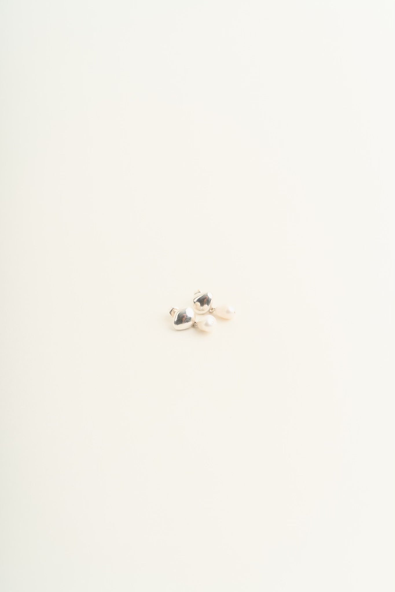 Diana Pearl Earrings
