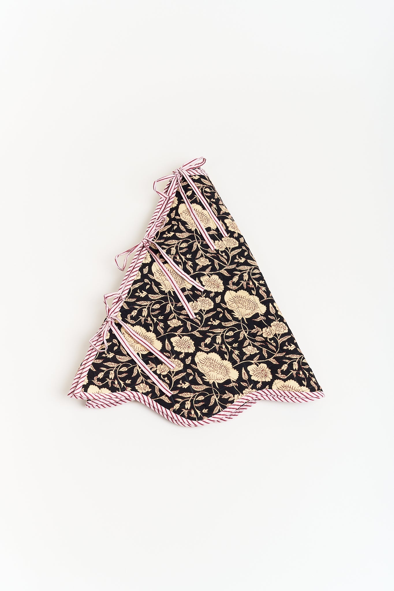Crimson Petal Quilted Tree Skirt