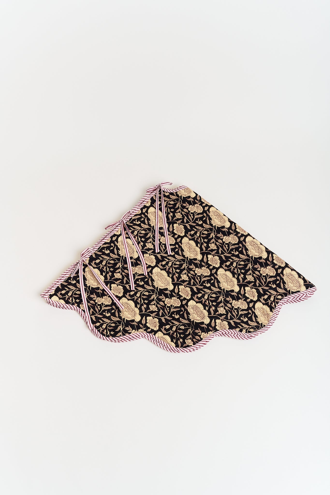 Crimson Petal Quilted Tree Skirt