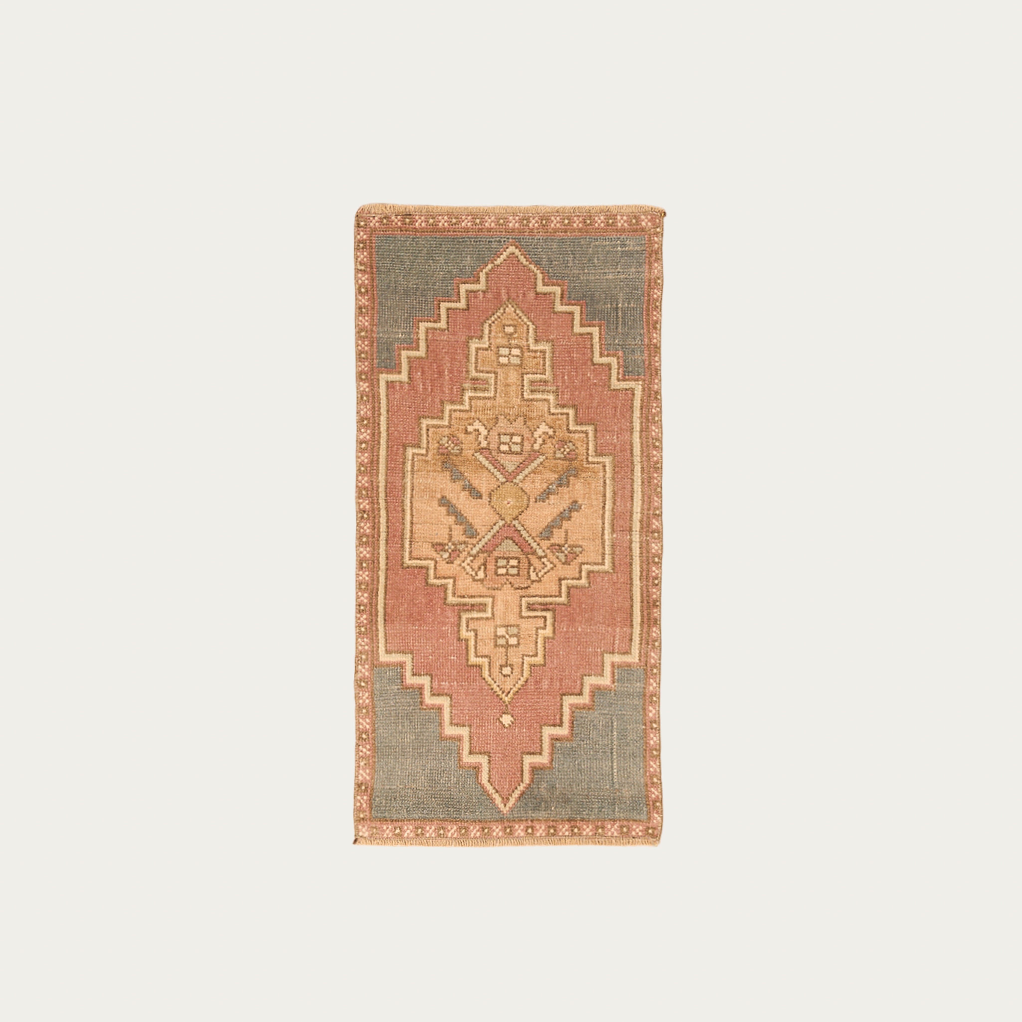 Your Majesty Carpet 1'7 x 3'3"