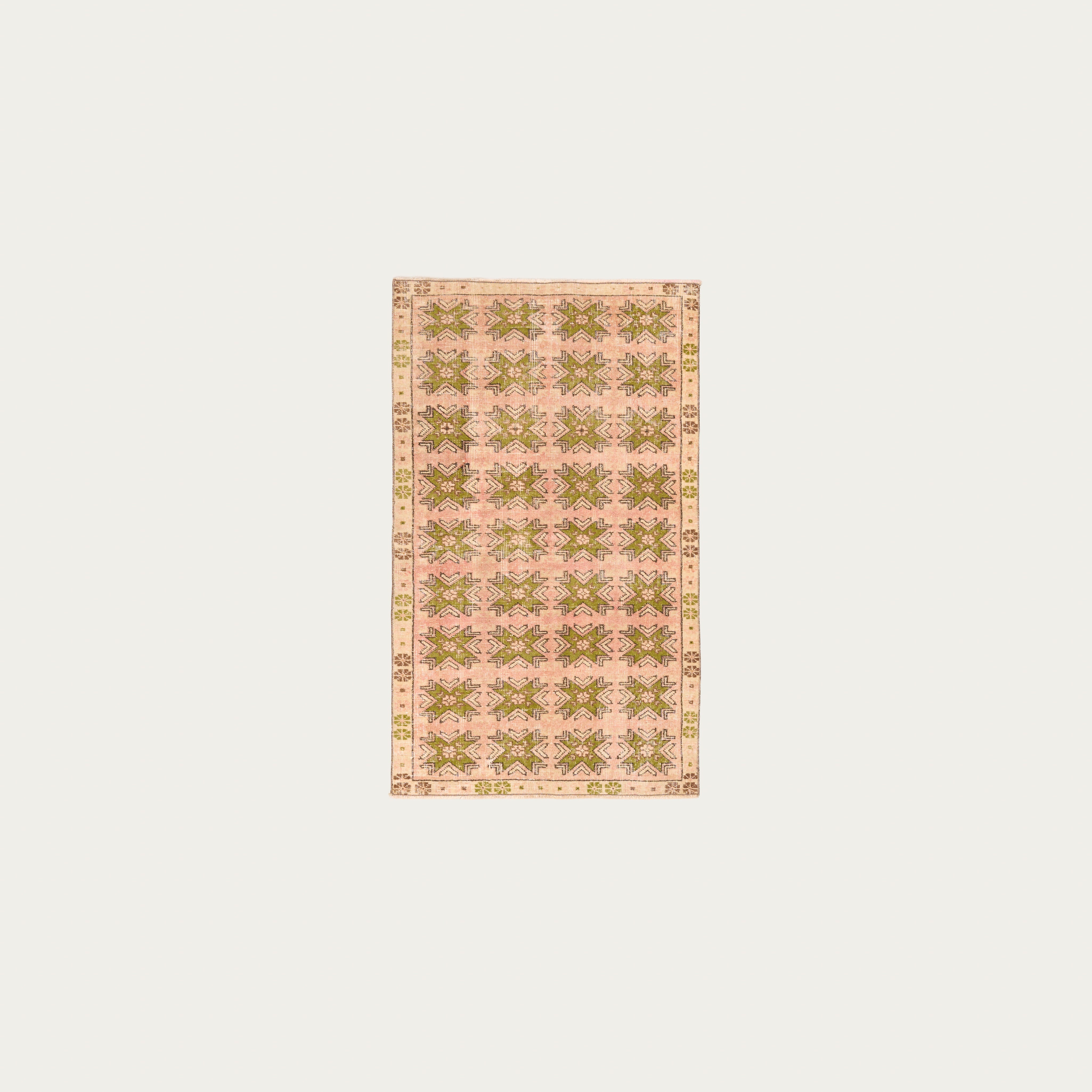 Green Day Carpet 2'9" x 4'10"