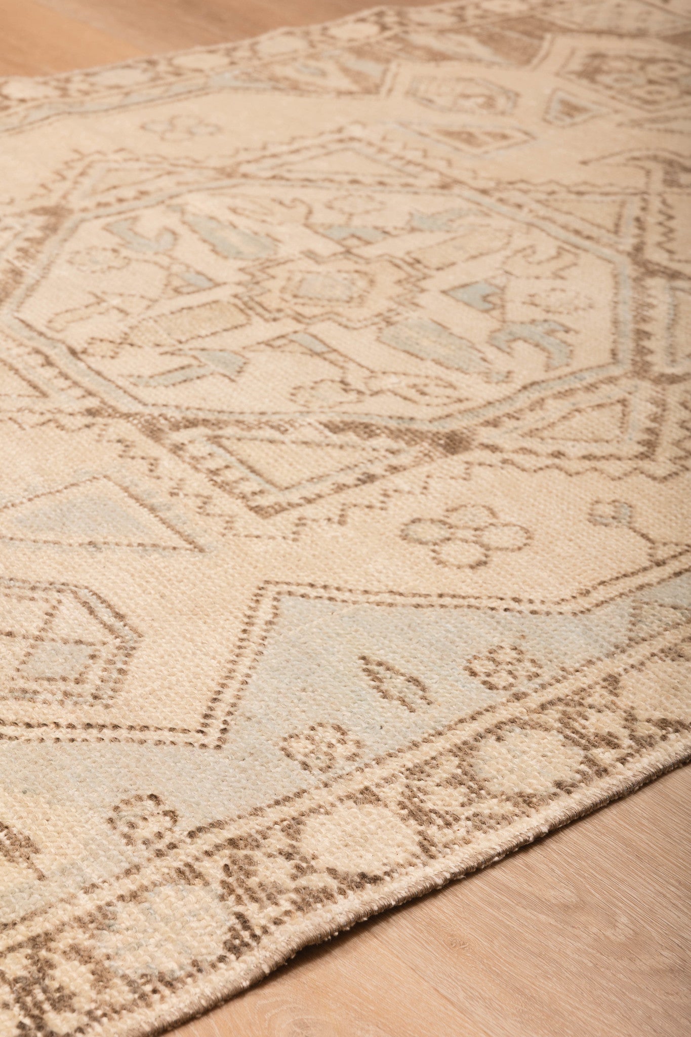 Light Blue Shimmer Carpet 3'7" x 5'9"