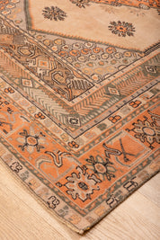 Pears & Peaches Carpet 4'8" x 6'
