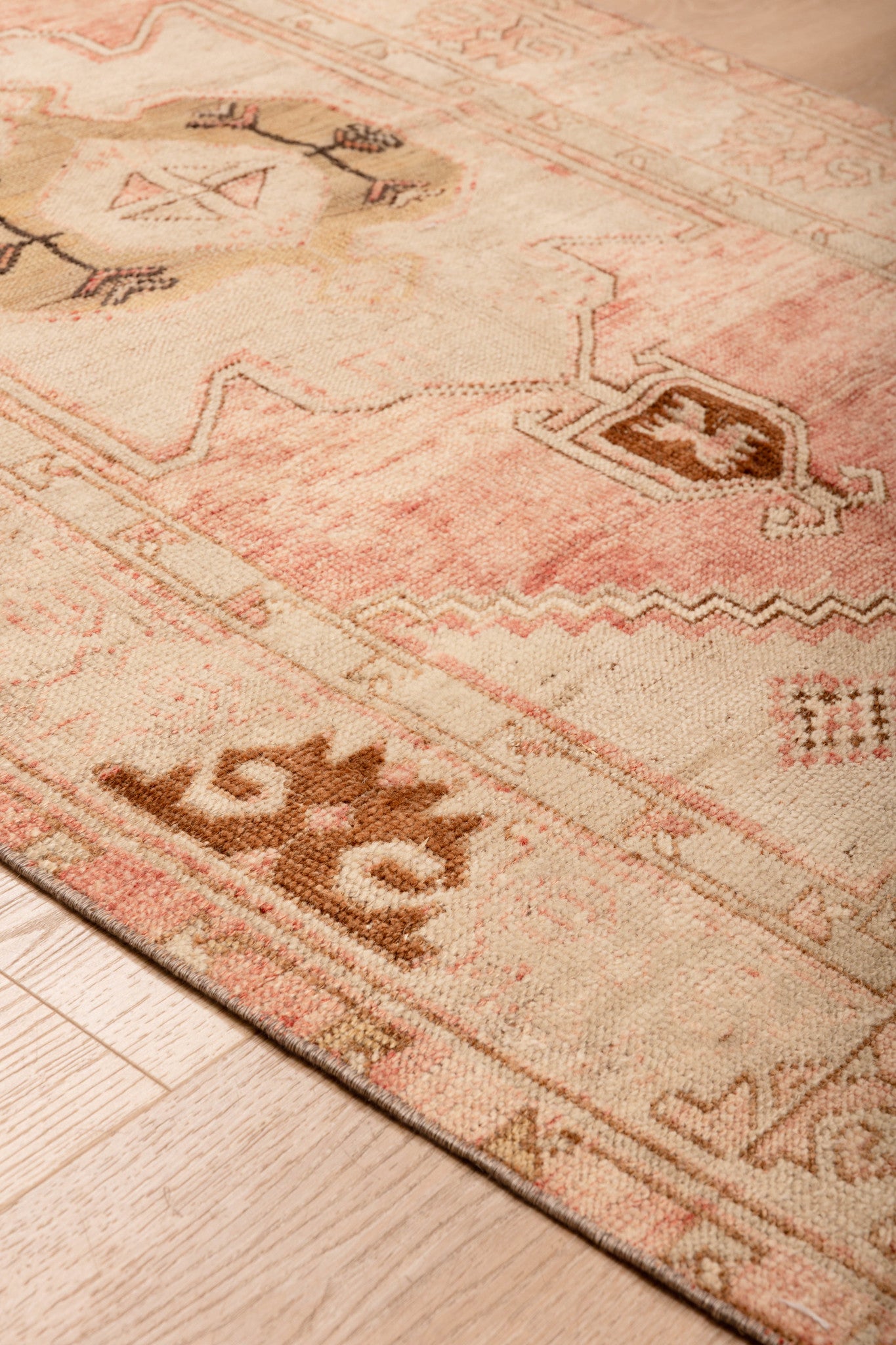 Four Corners Carpet 3'3" x 5'5"