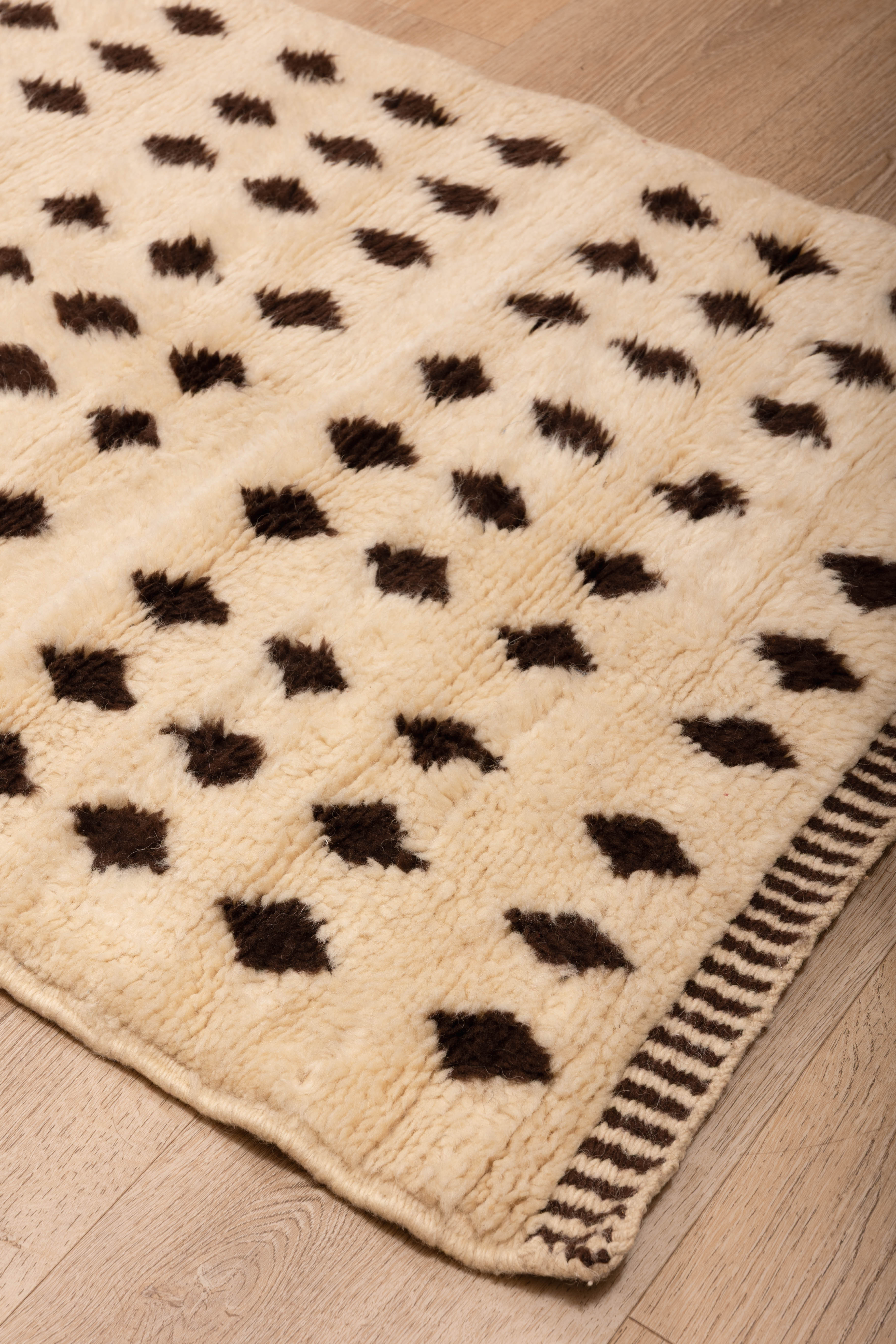 A Poís Runner 2'9" x 8'
