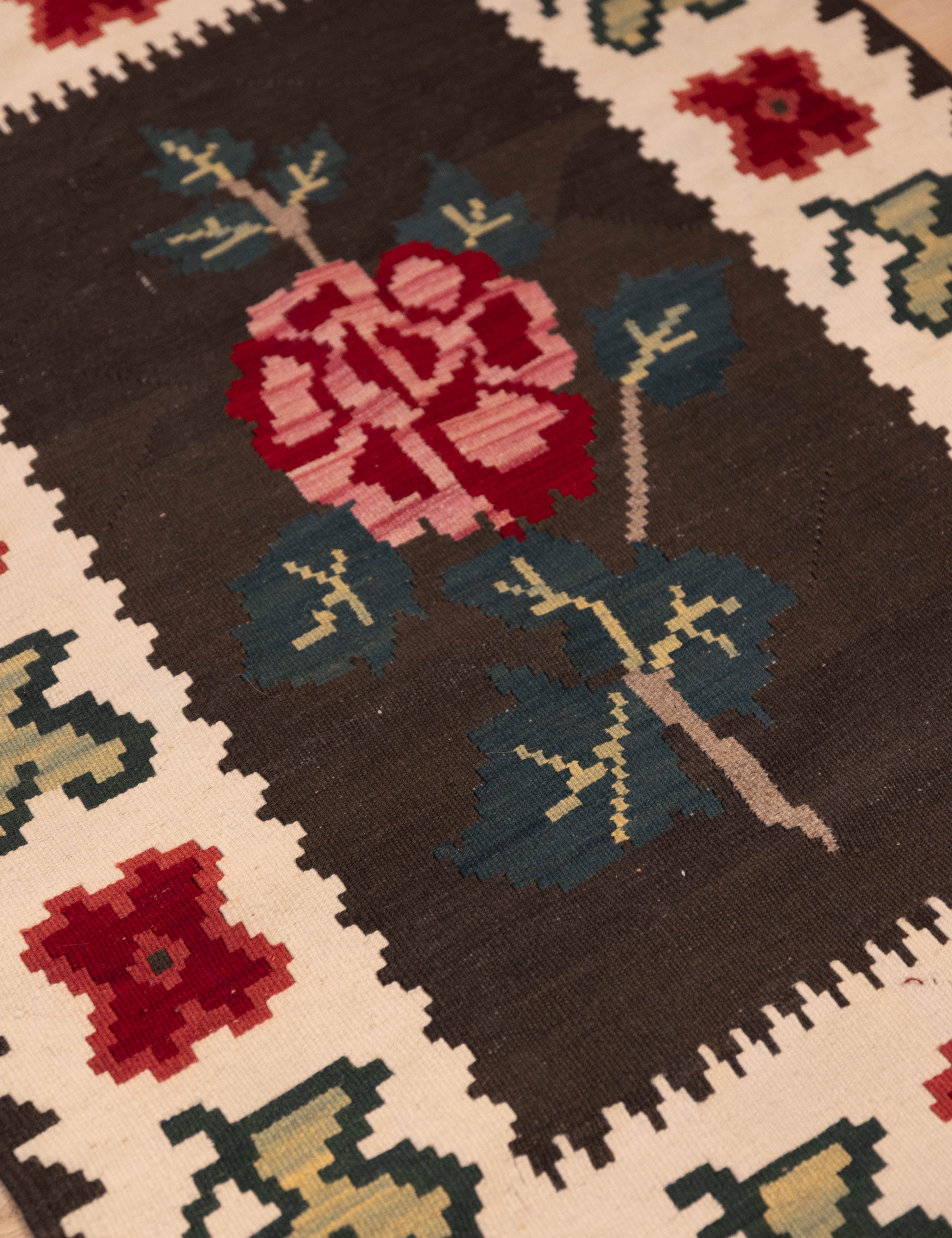 Black_Rose_Carpet-2.jpg