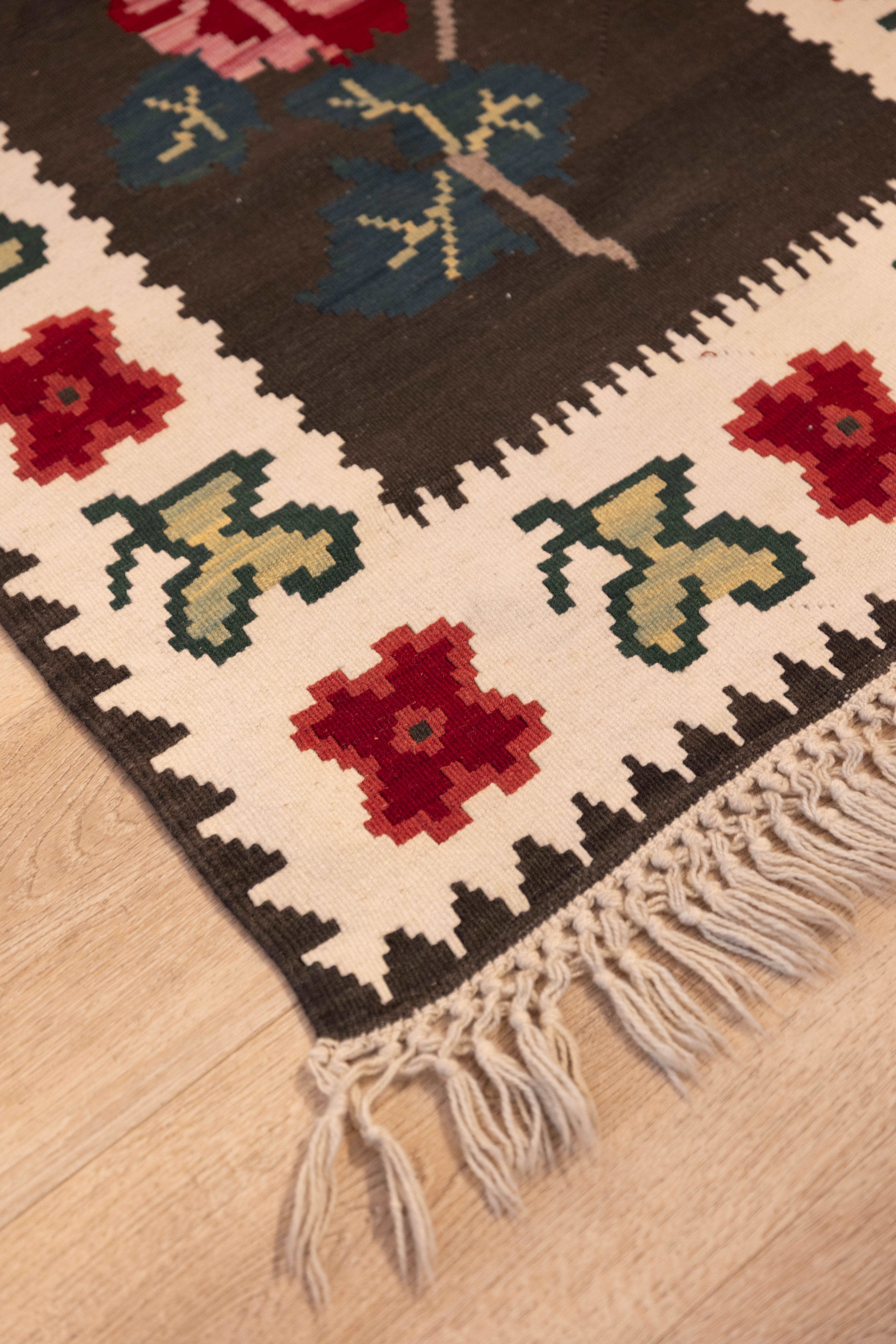 Black Rose Kilim 2'9" x 4'1"