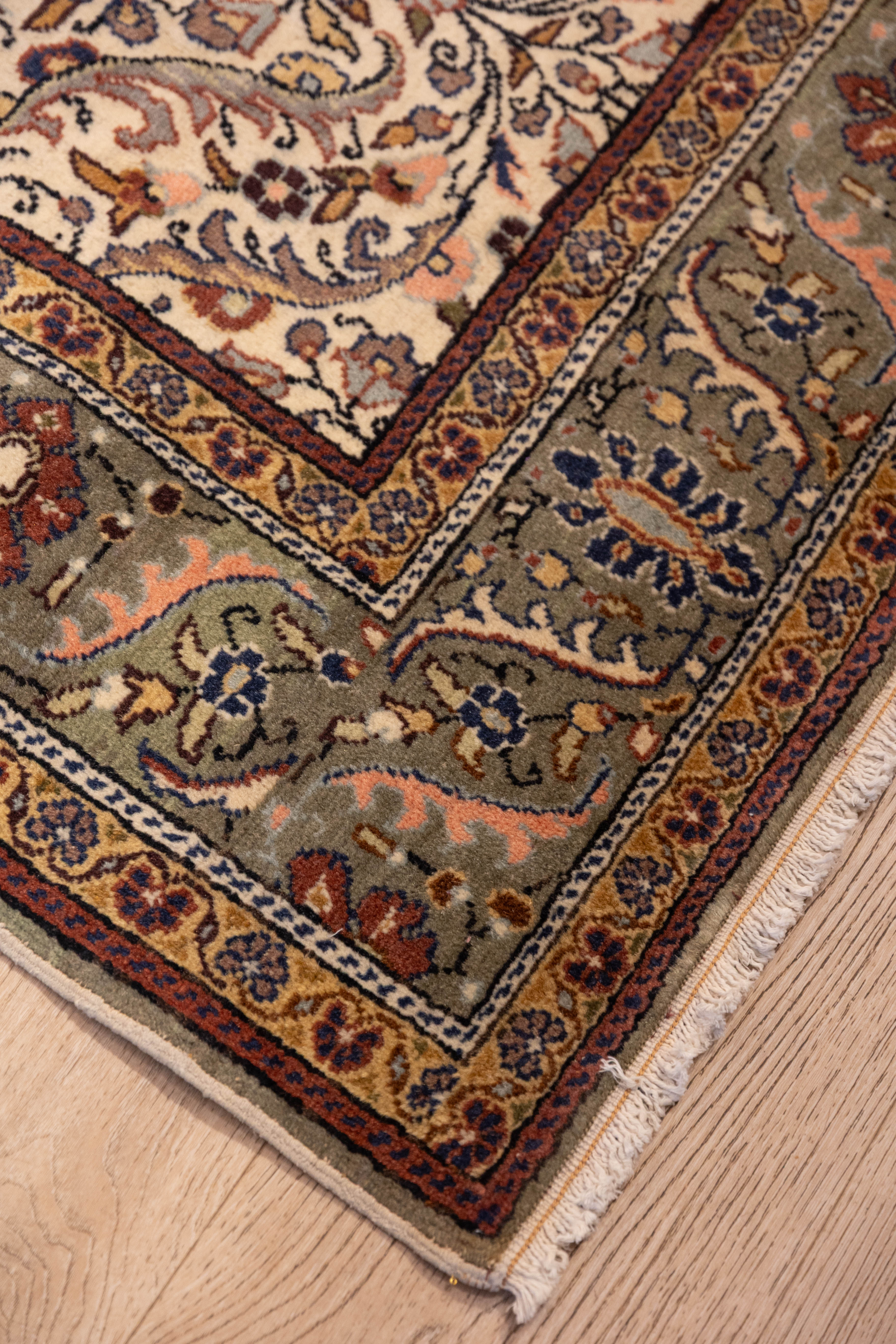 Bountiful Bouquet Carpet 6'4" x 9'5"