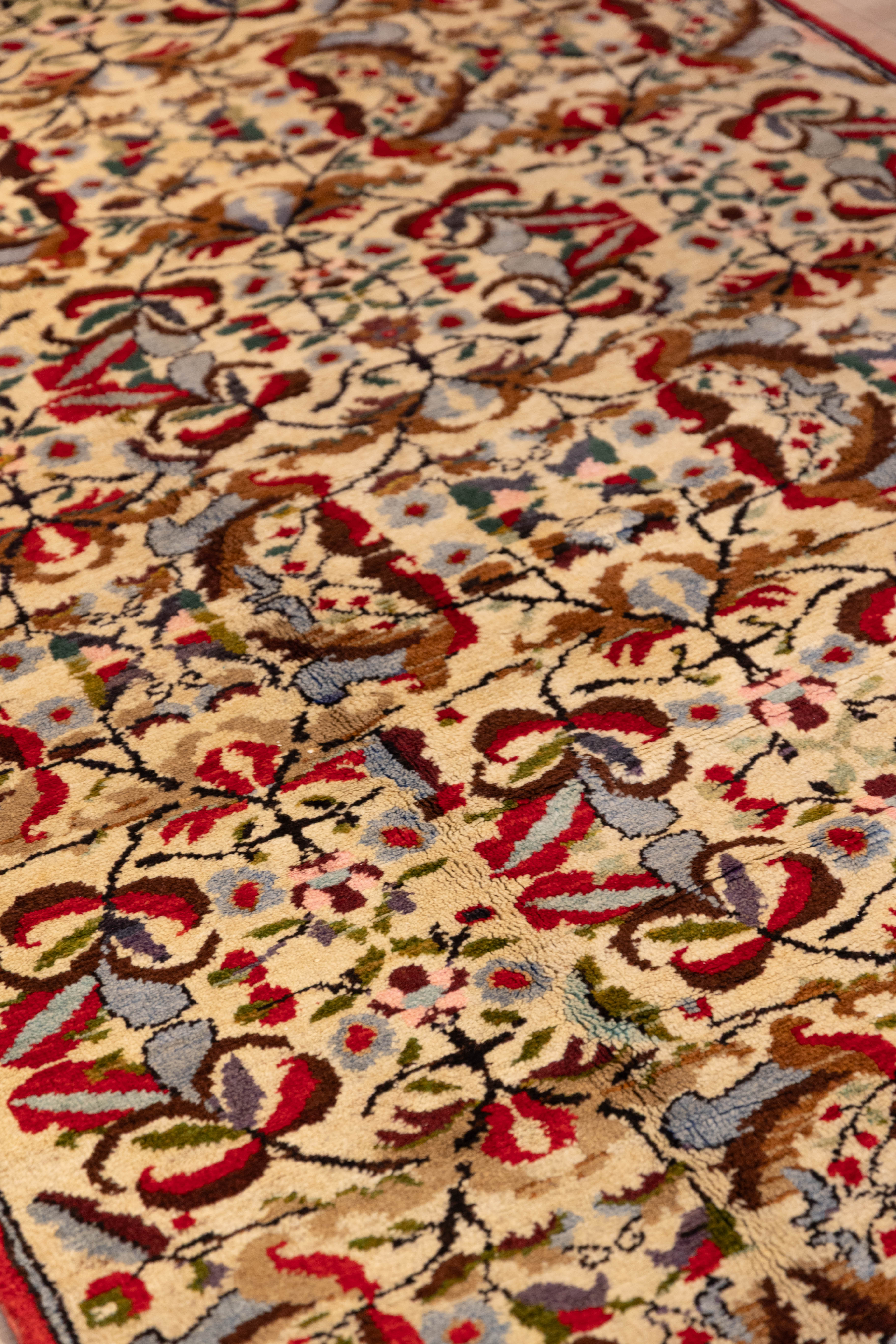 Ivory Bouquet Carpet 4'7" x 8'5"