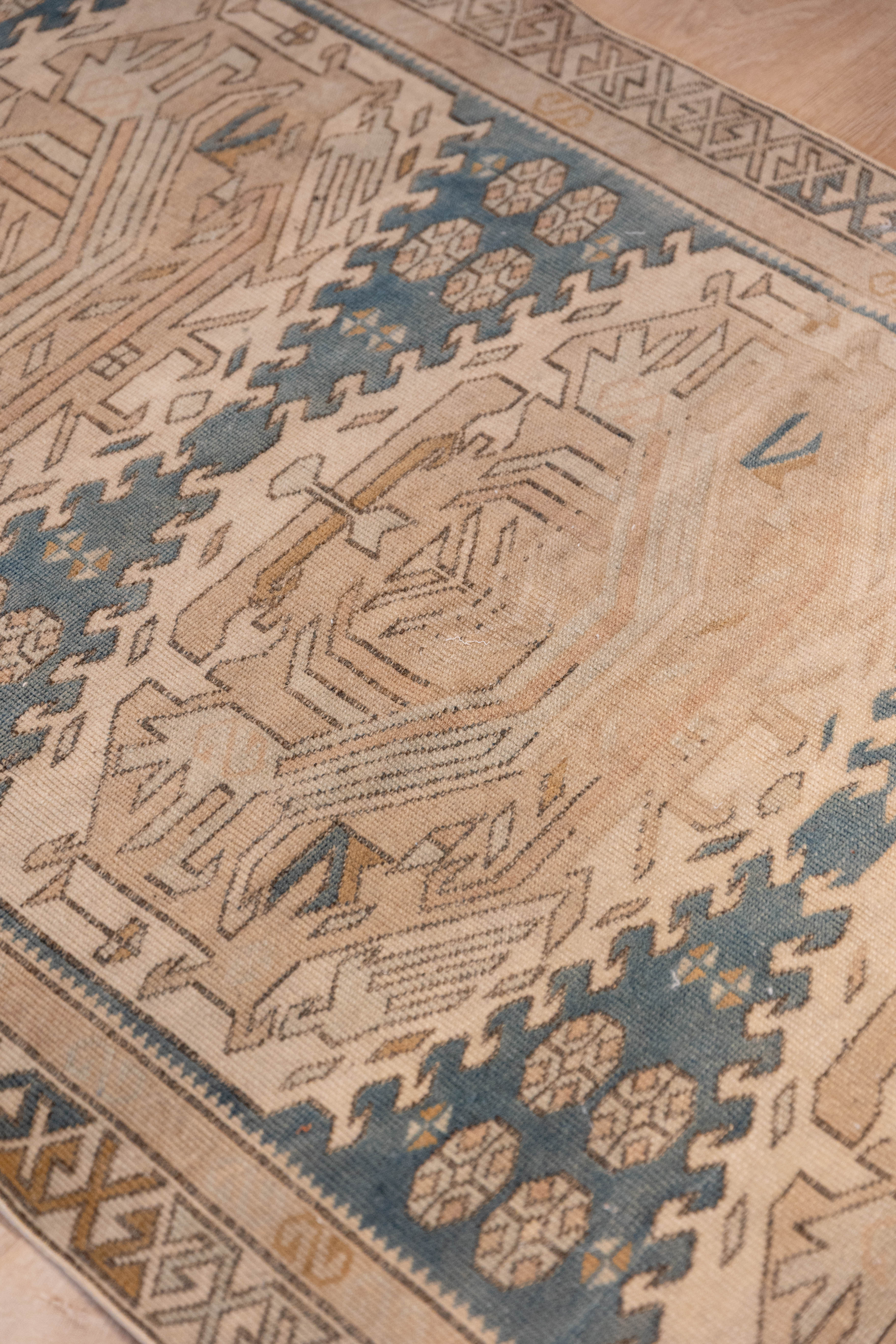 Kangaroo Pouch Carpet 3' x 5'2"