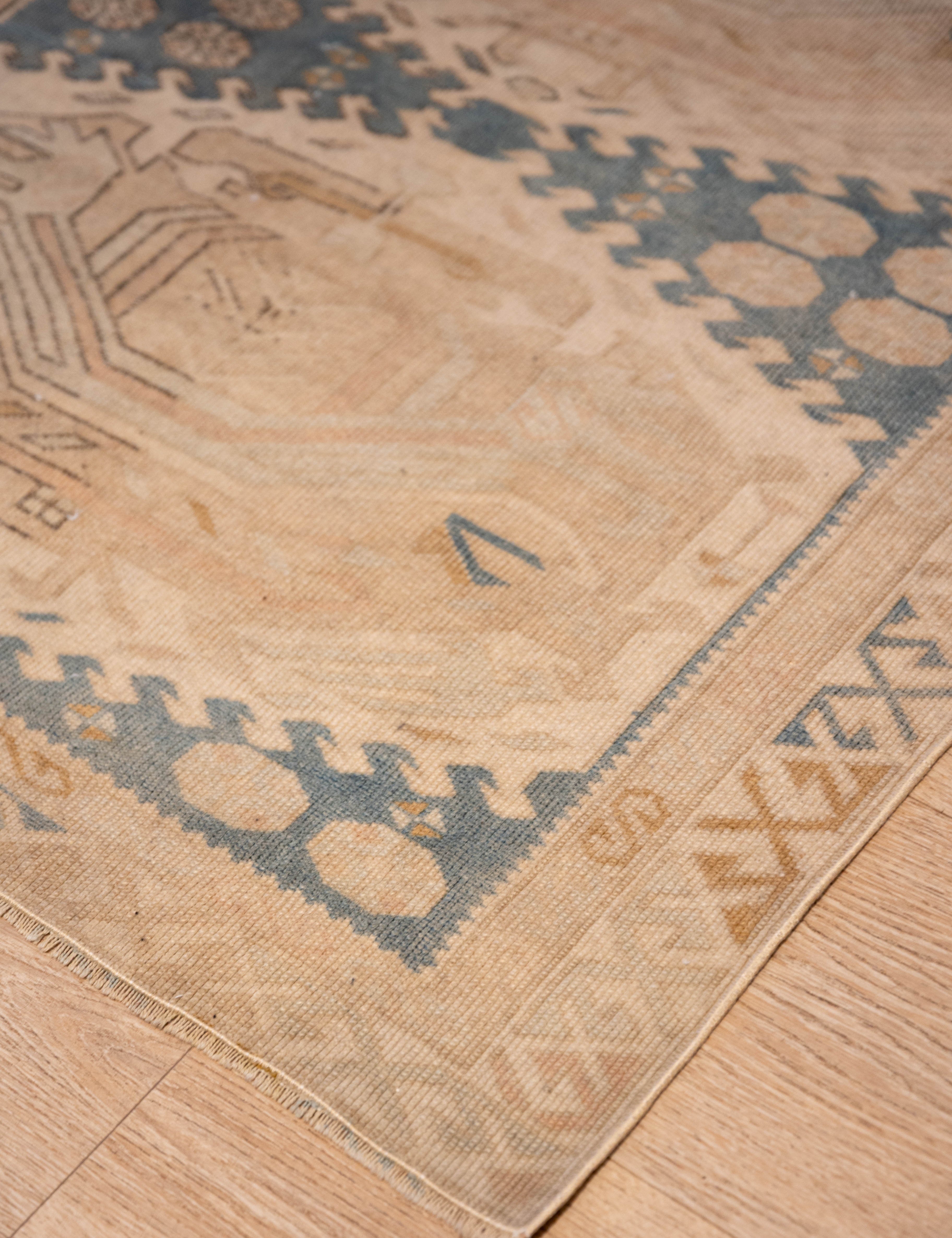 Kangaroo_Pouch_Carpet.jpg
