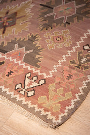 Mauve Star Kilim 4'9" x 7'9"