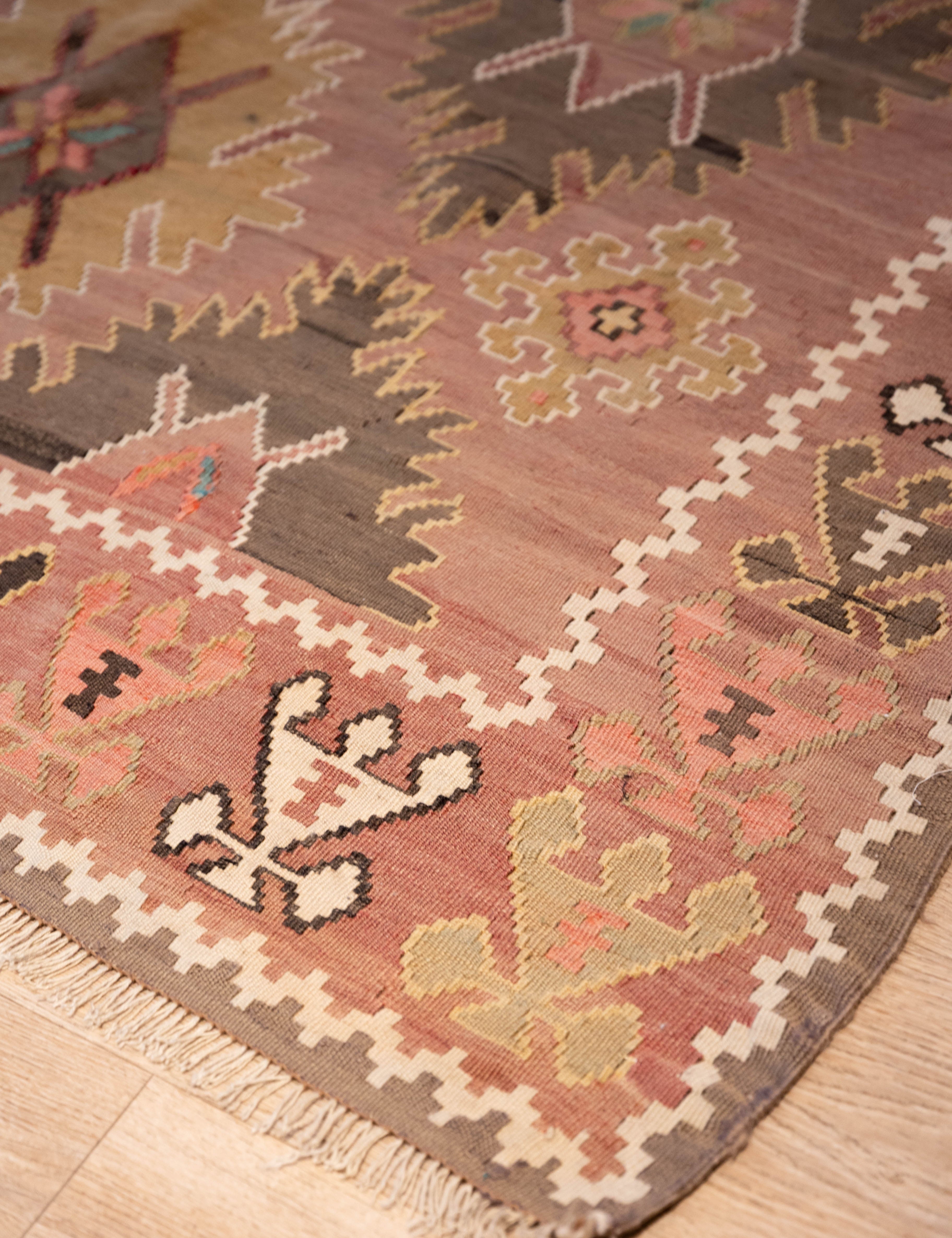 Mauve_Star_Kilim.jpg