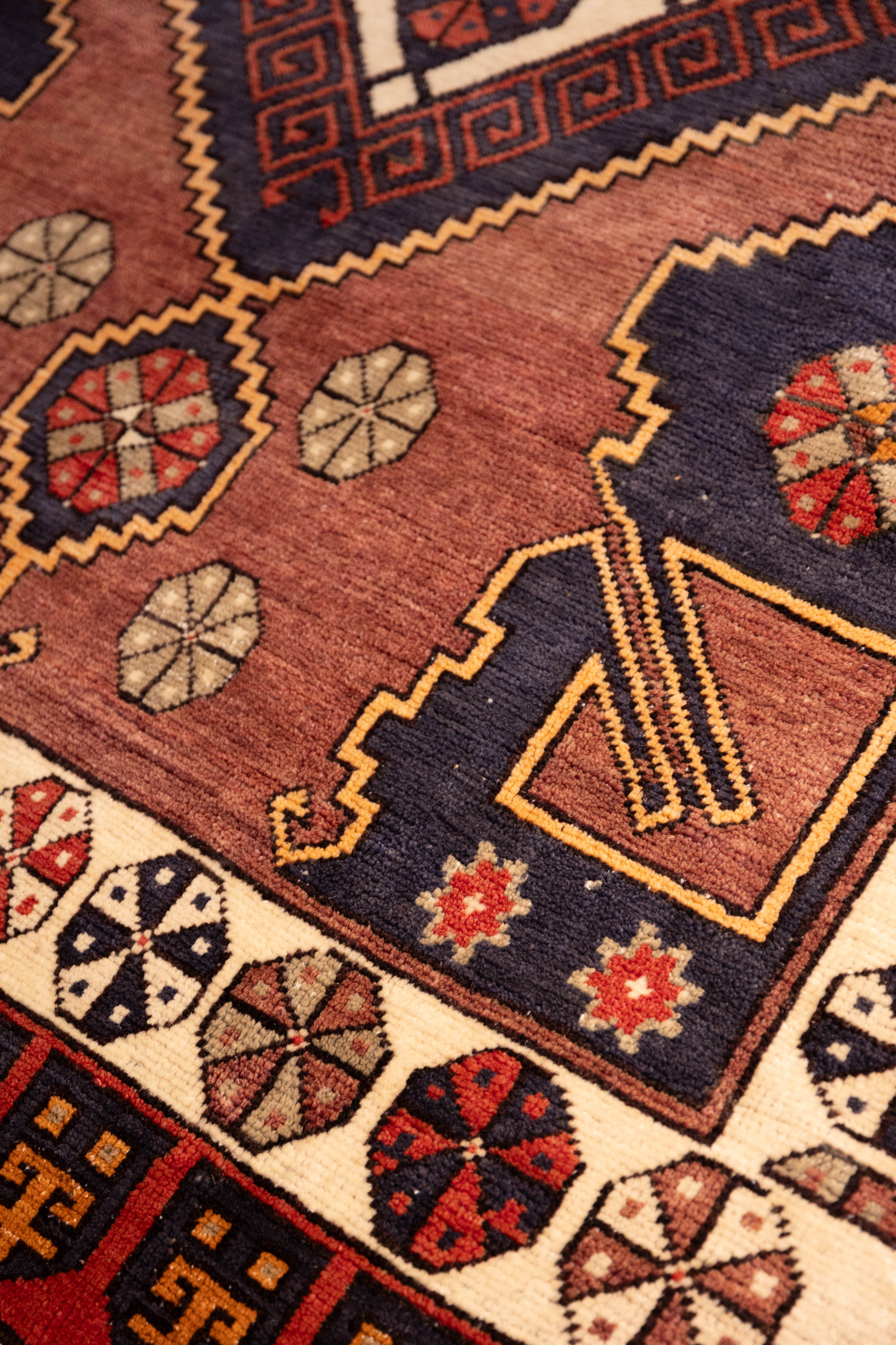 Navy Pinwheel Carpet 4'7" x 8'2"