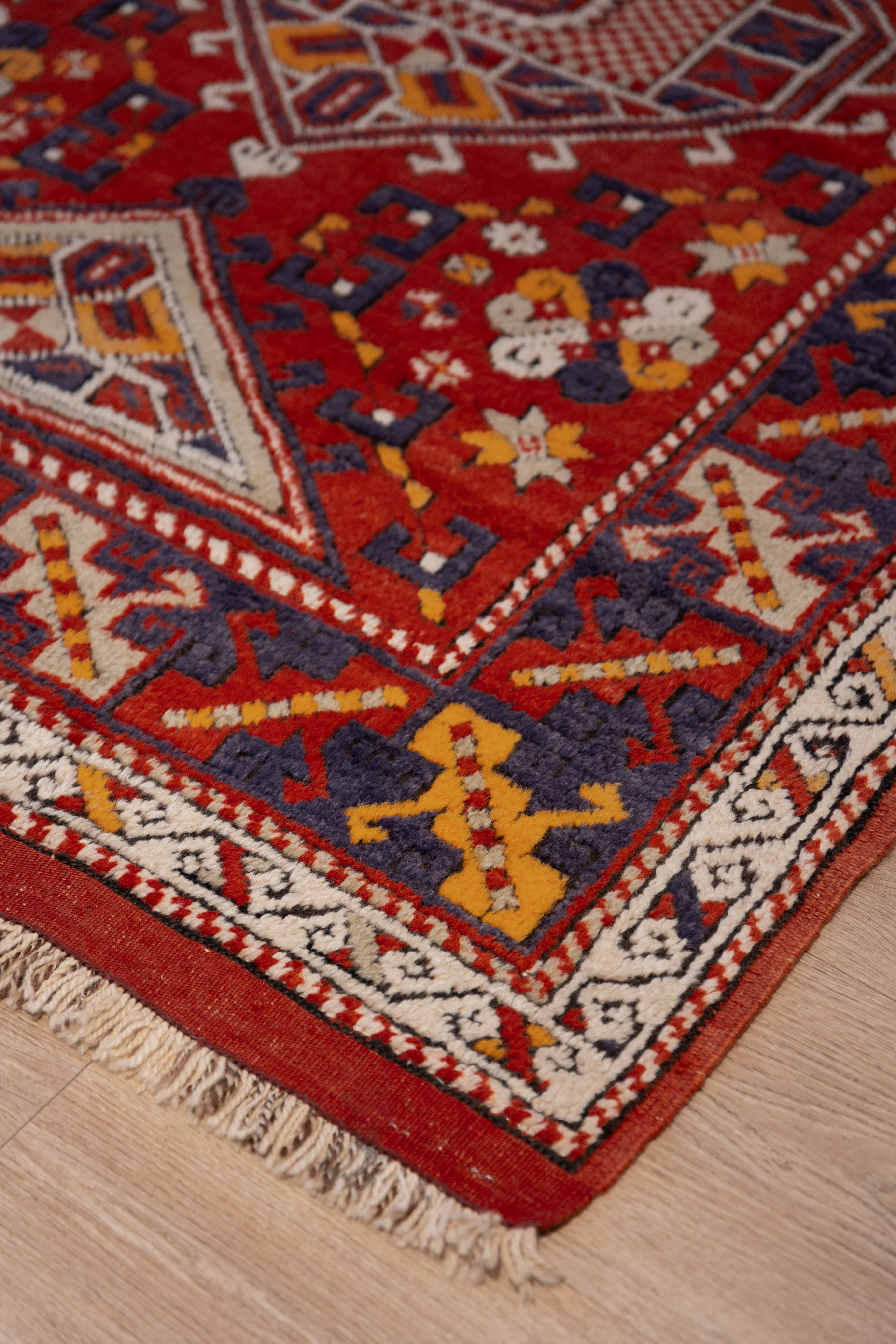 Paprika Star Carpet 4'2" x 5'10"