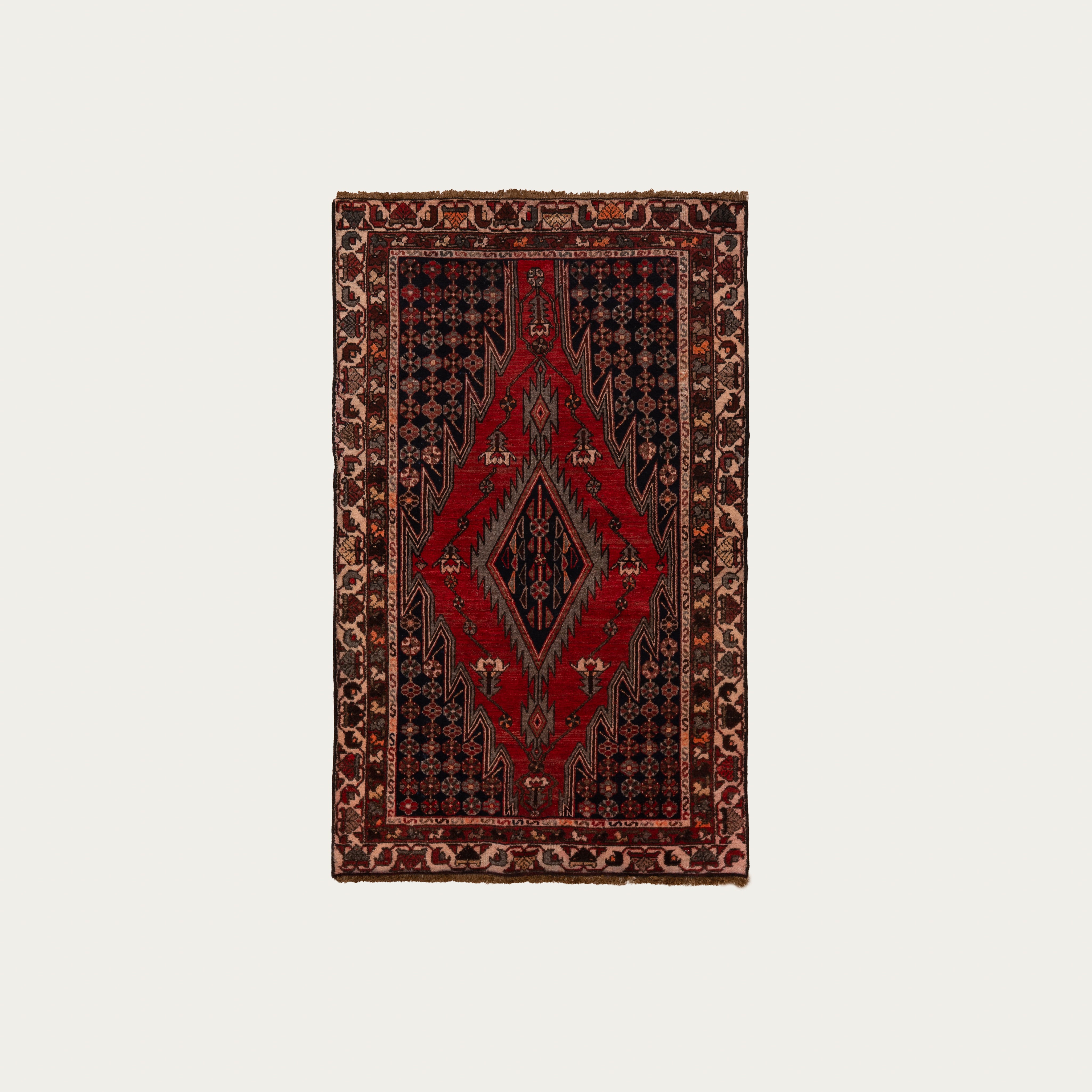 Red Diamond Carpet 3'7" x 6'