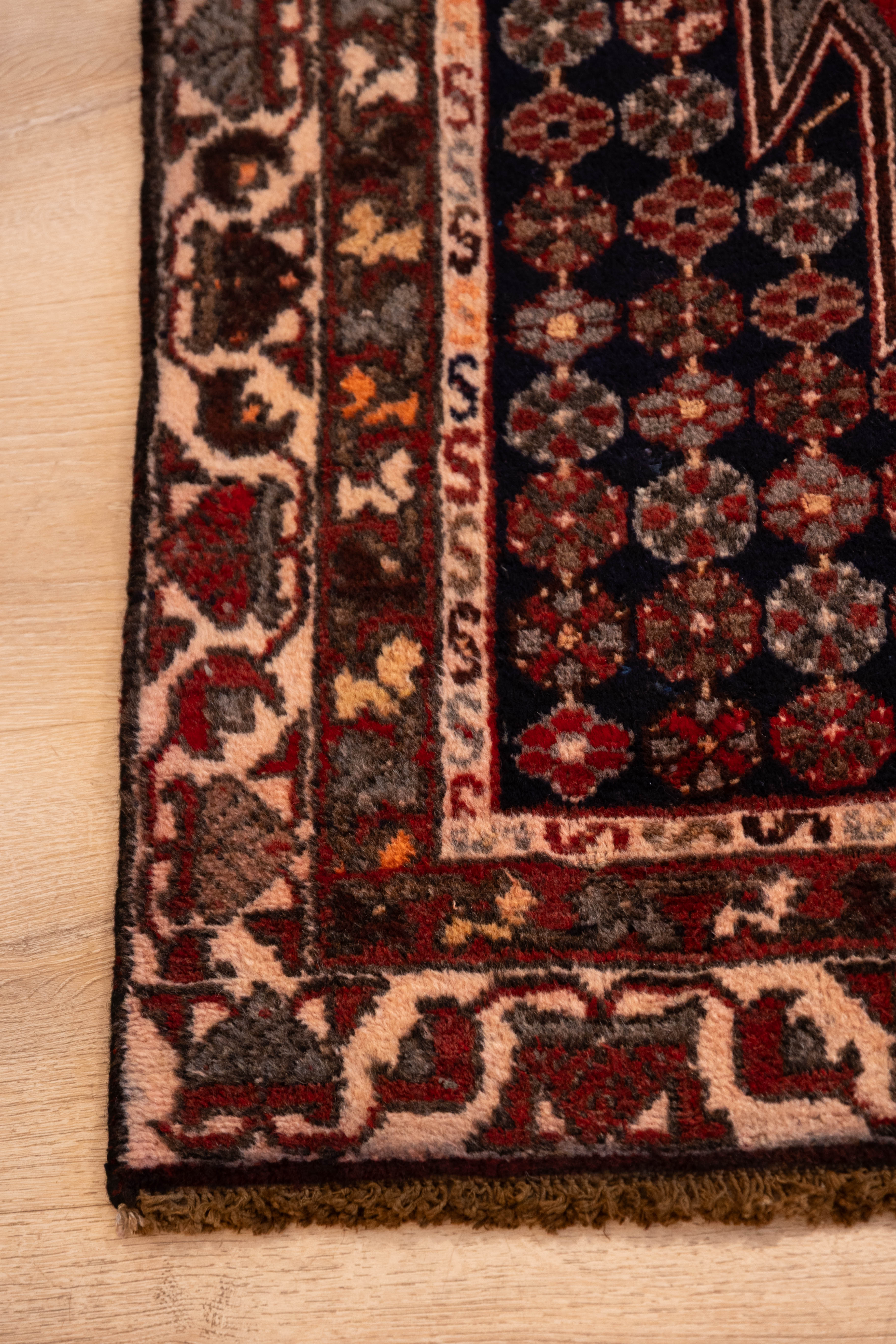 Red Diamond Carpet 3'7" x 6'