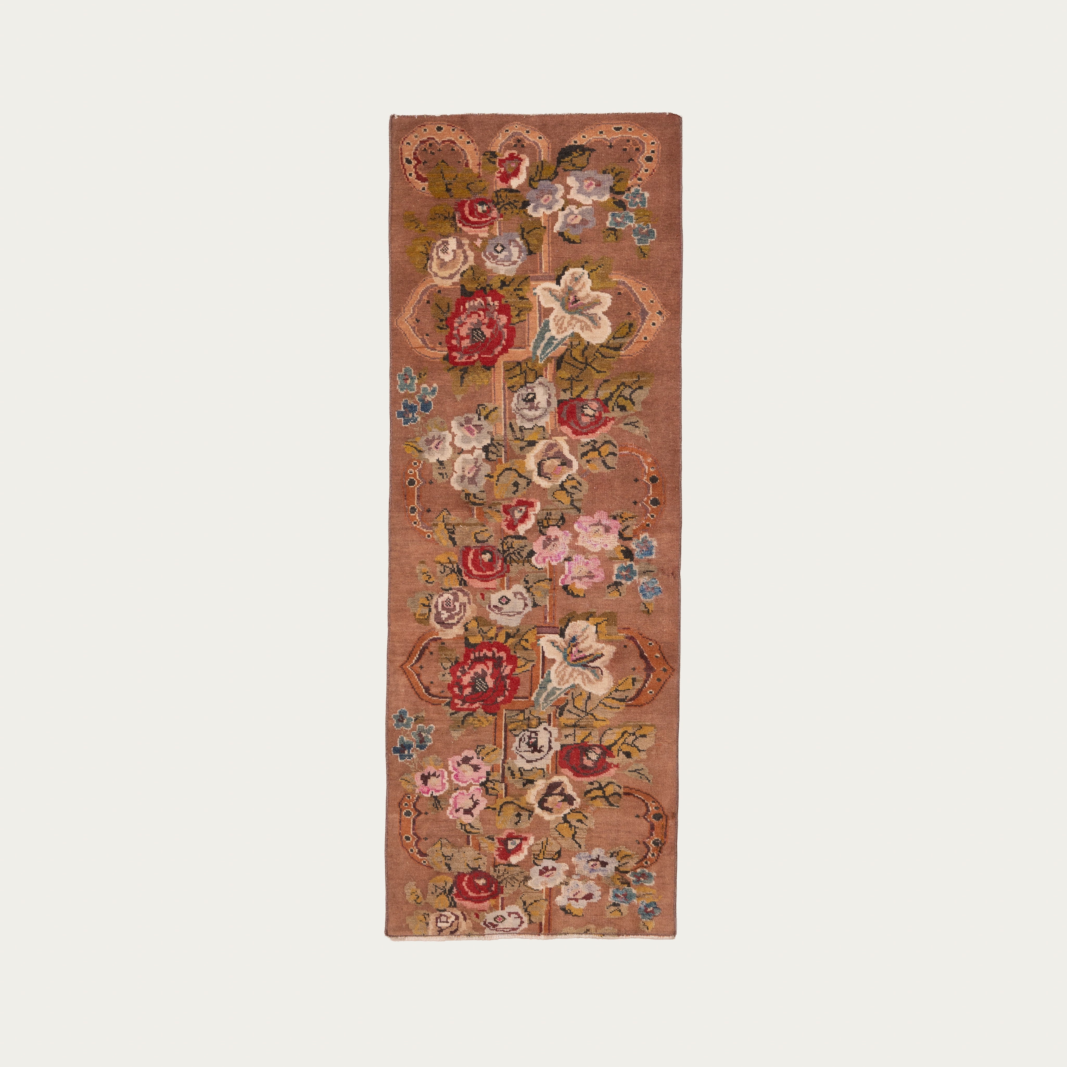 Rose Garden Runner 2'4" x 6'6"