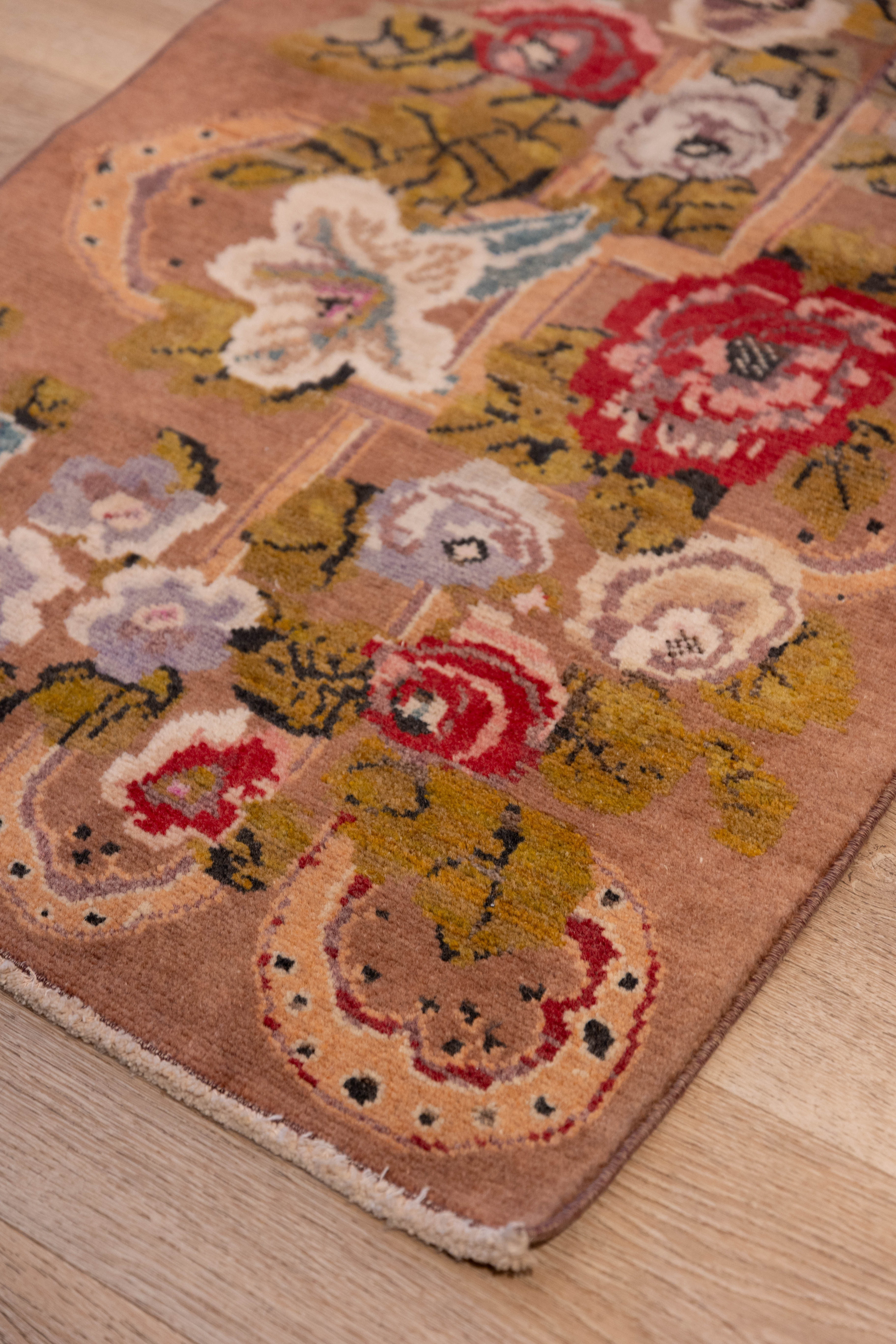 Rose Garden Runner 2'4" x 6'6"
