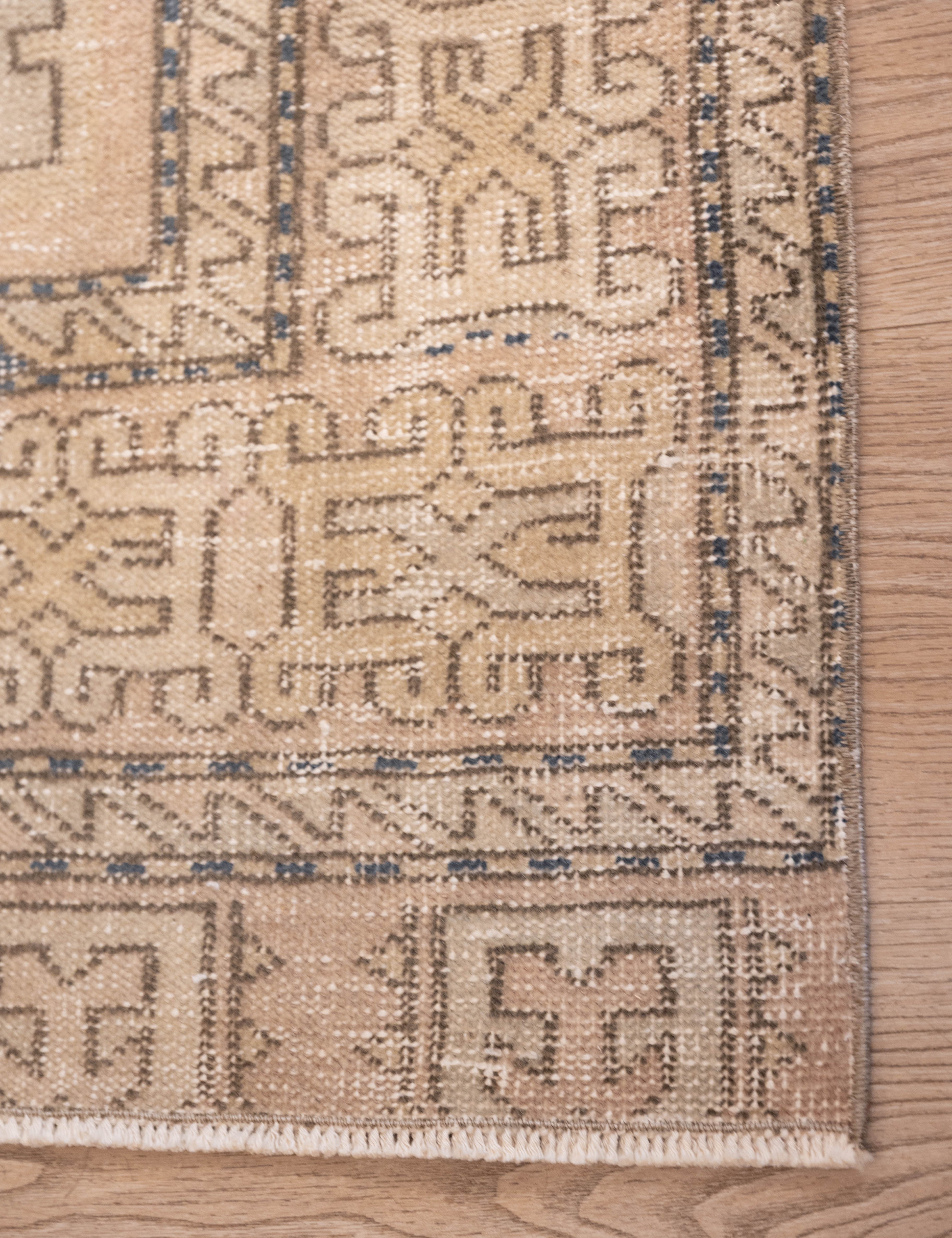 Sandstone_Medallion_Carpet_2.jpg