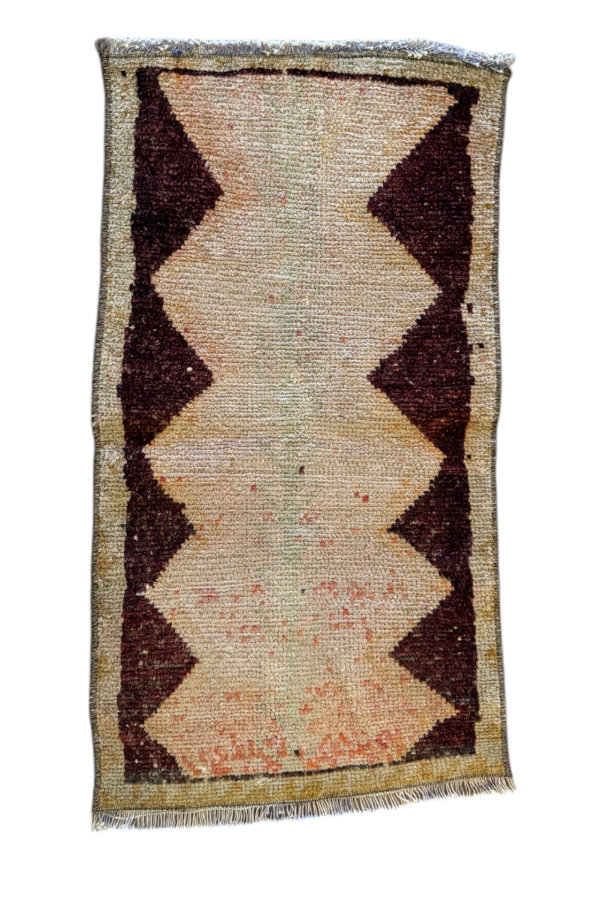 Méribel Carpet 2'6" x 1'4"