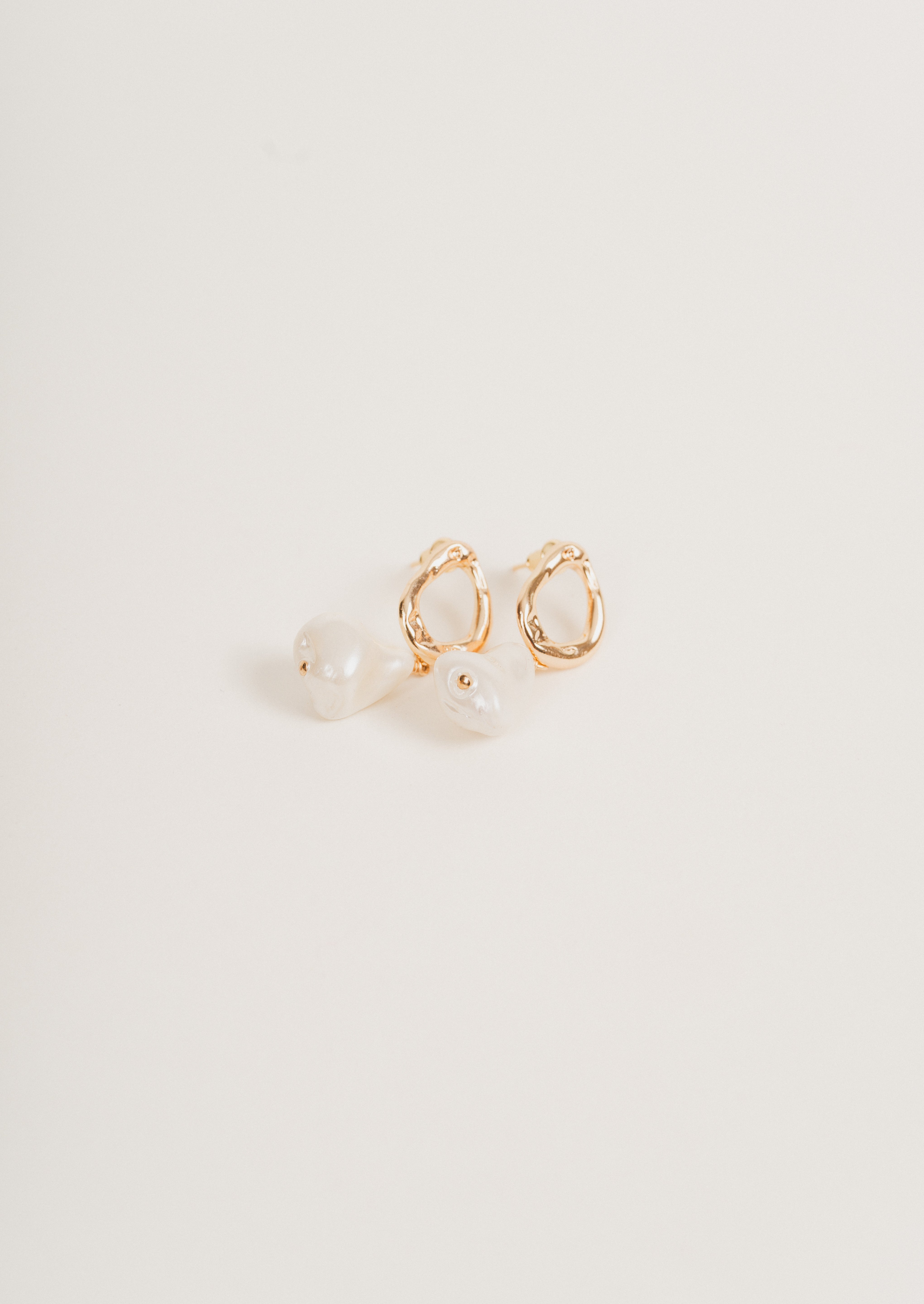 Binah Pearl Earring