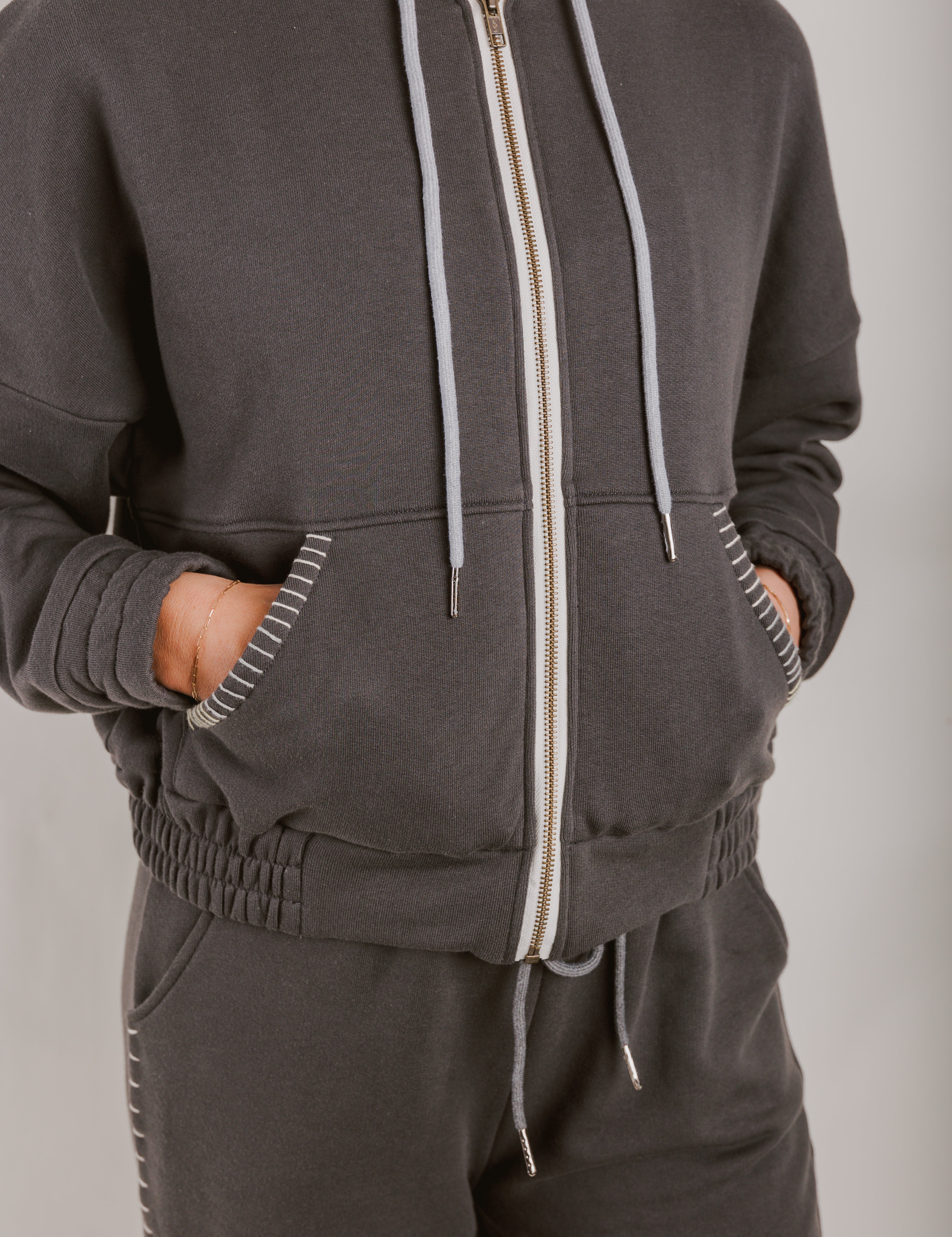 Au Calme Full Zip Sweatshirt