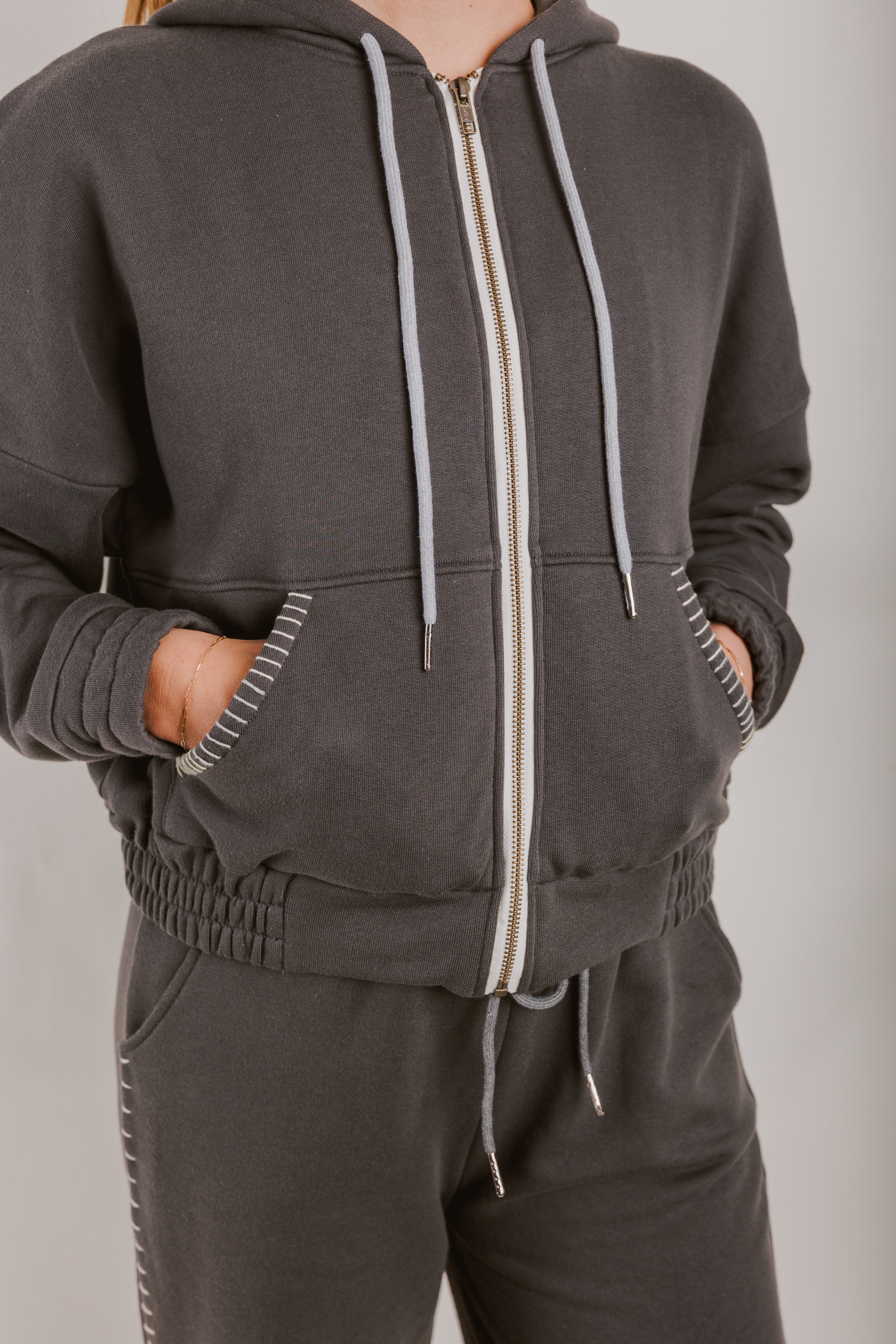 Au Calme Full Zip Sweatshirt