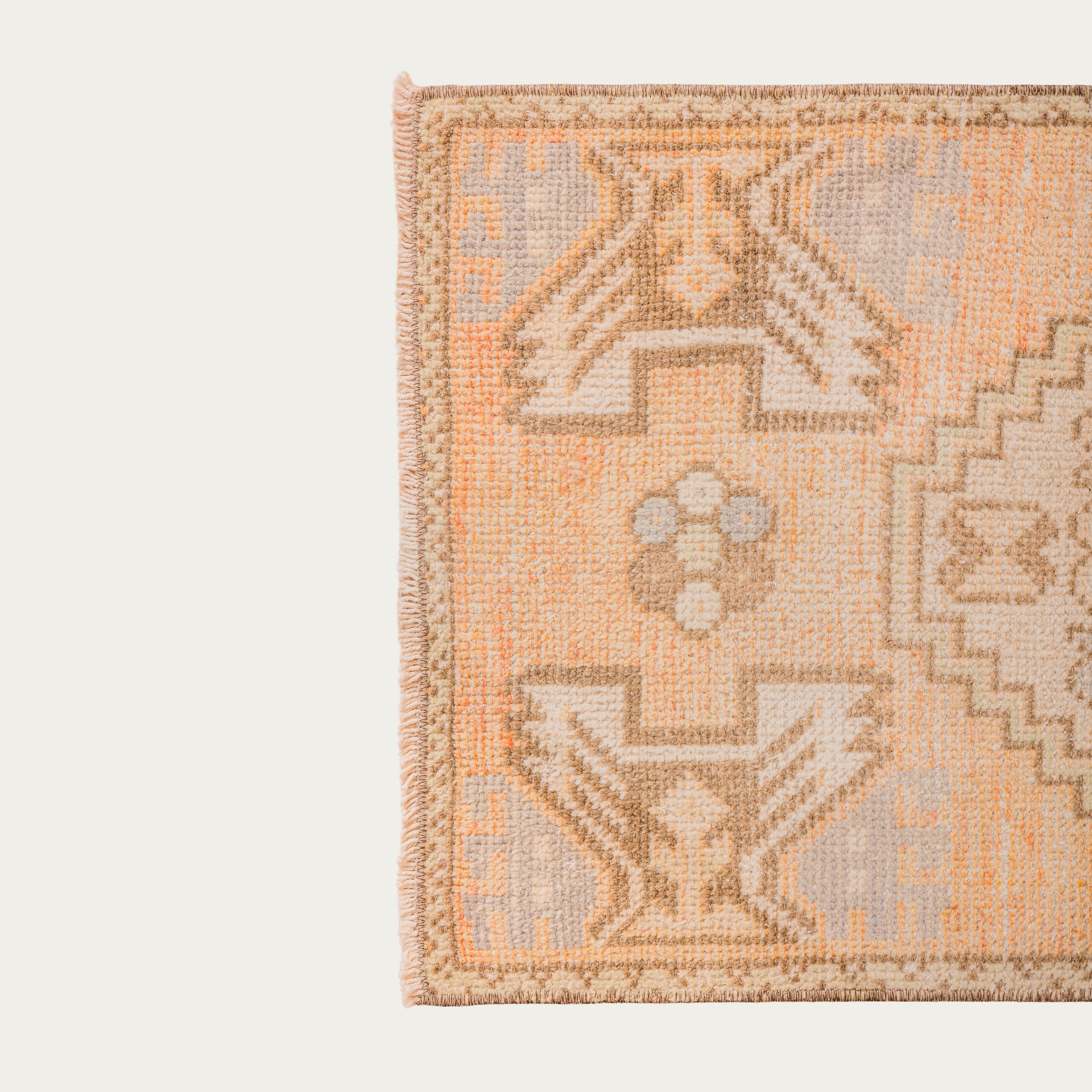Subtle Tulips Carpet 1'7" x 3'