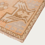 Subtle Tulips Carpet 1'7" x 3'