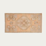 Subtle Tulips Carpet 1'7" x 3'