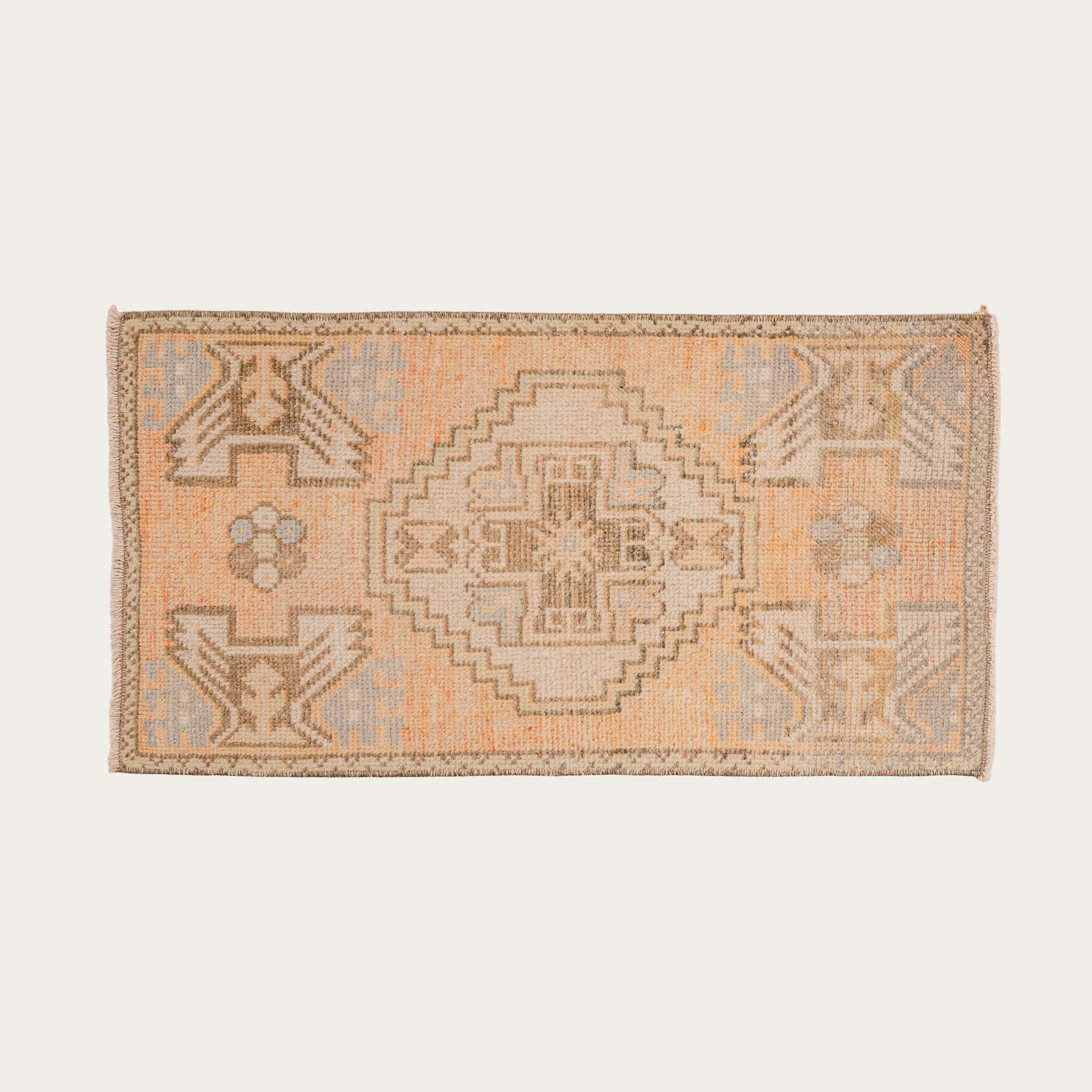 Subtle Tulips Carpet 1'7" x 3'