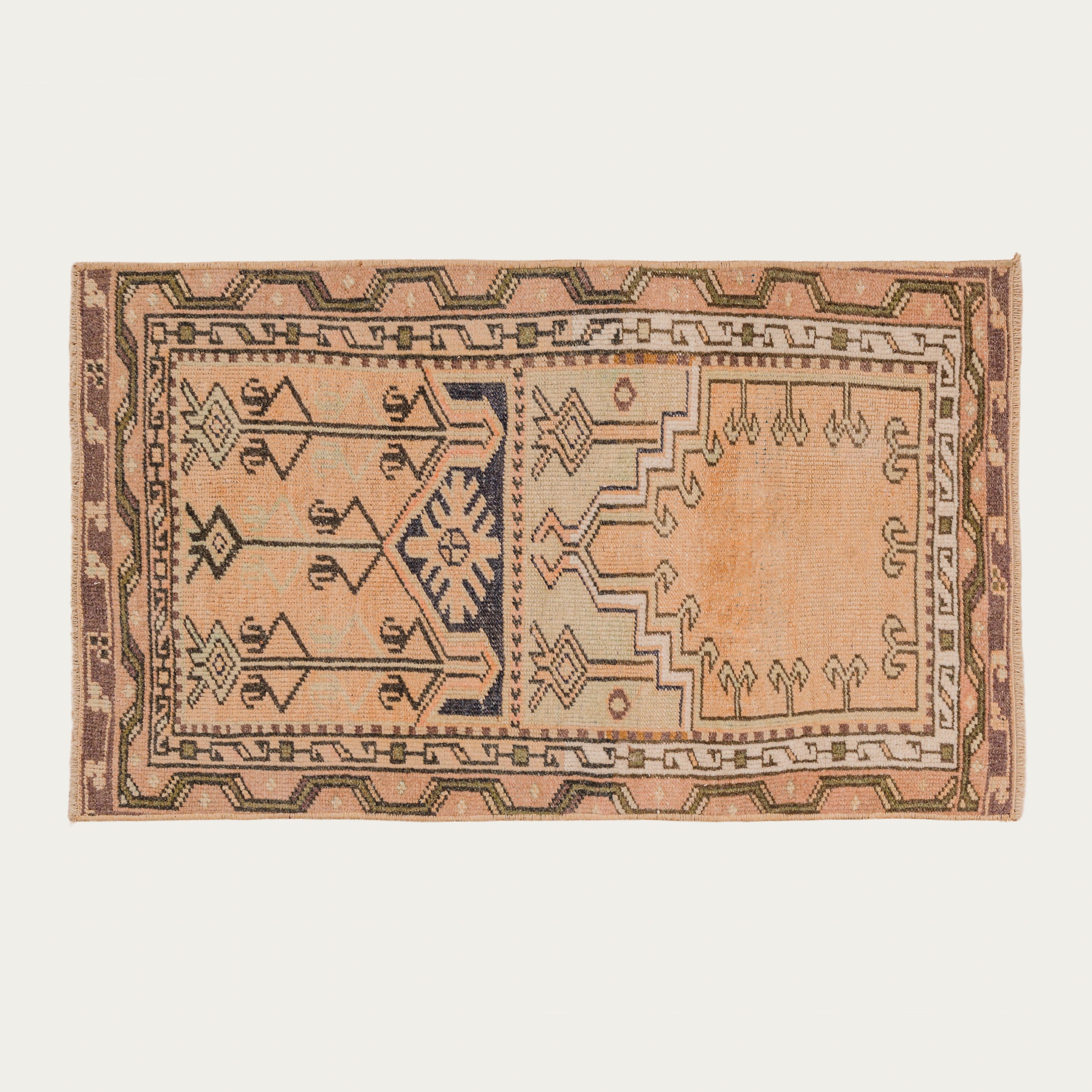 Boxed In Carpet - 2'1" x 3'5"