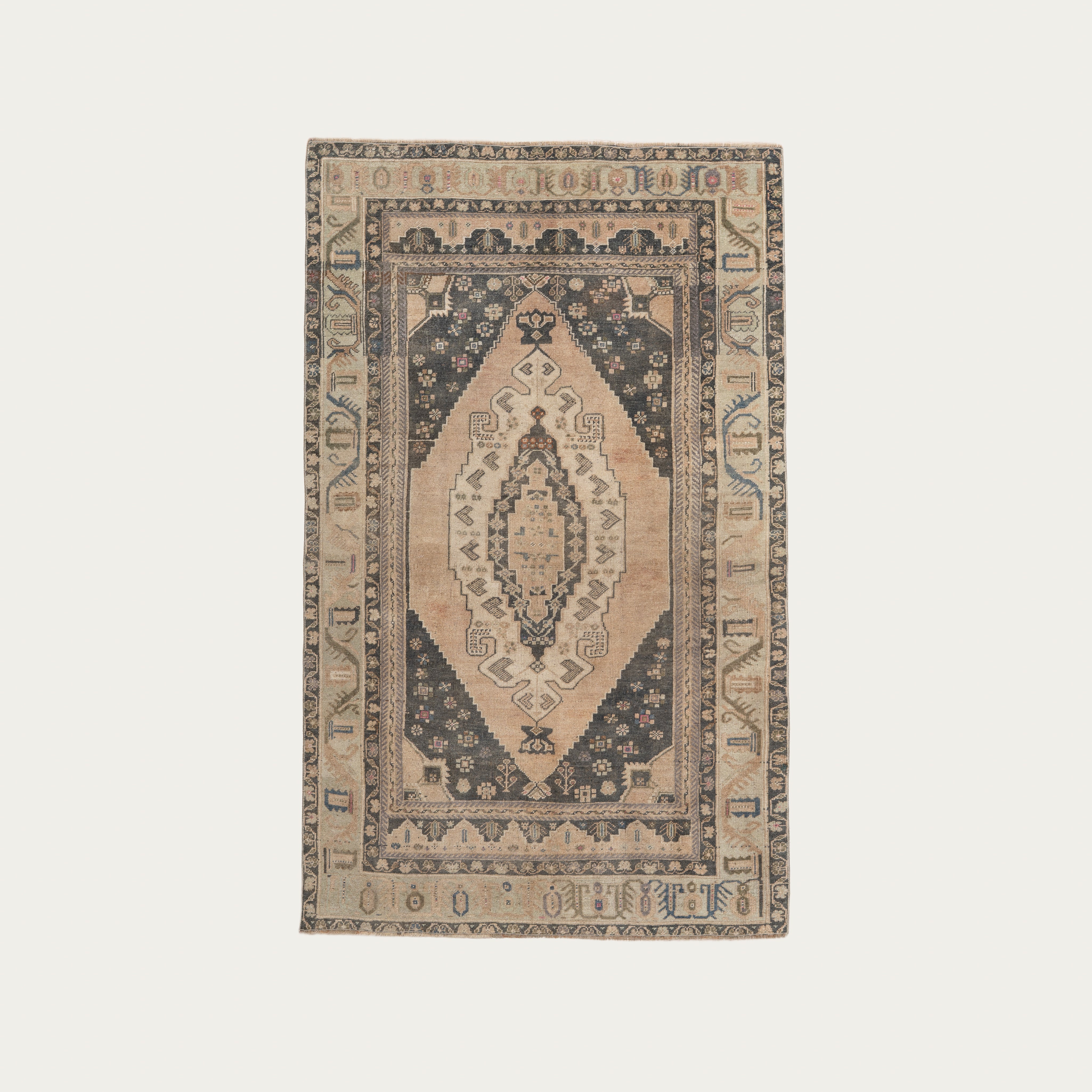 Distressed Medallion Carpet 4'2" x 7'