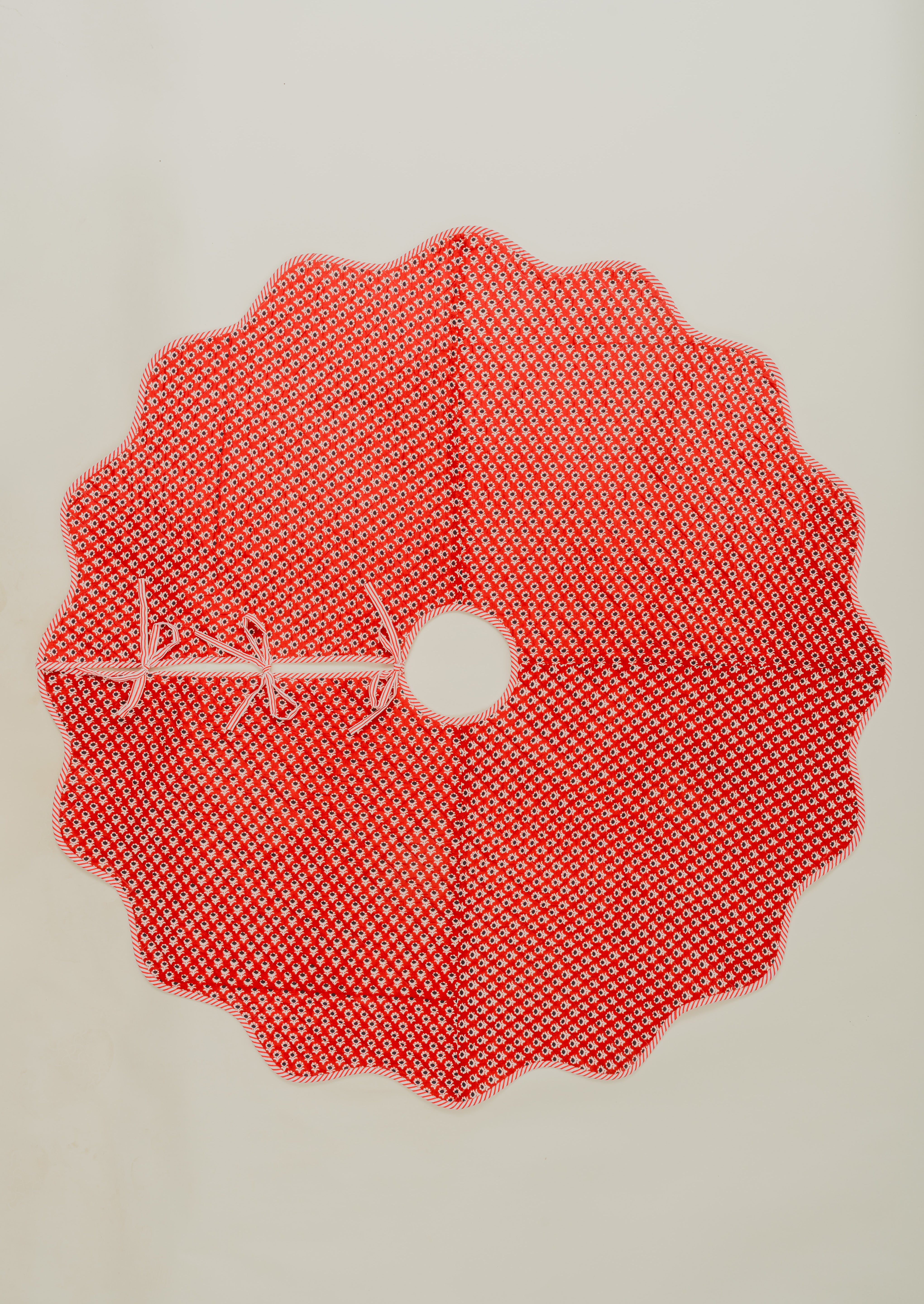 Vintage Noel Tree Skirt