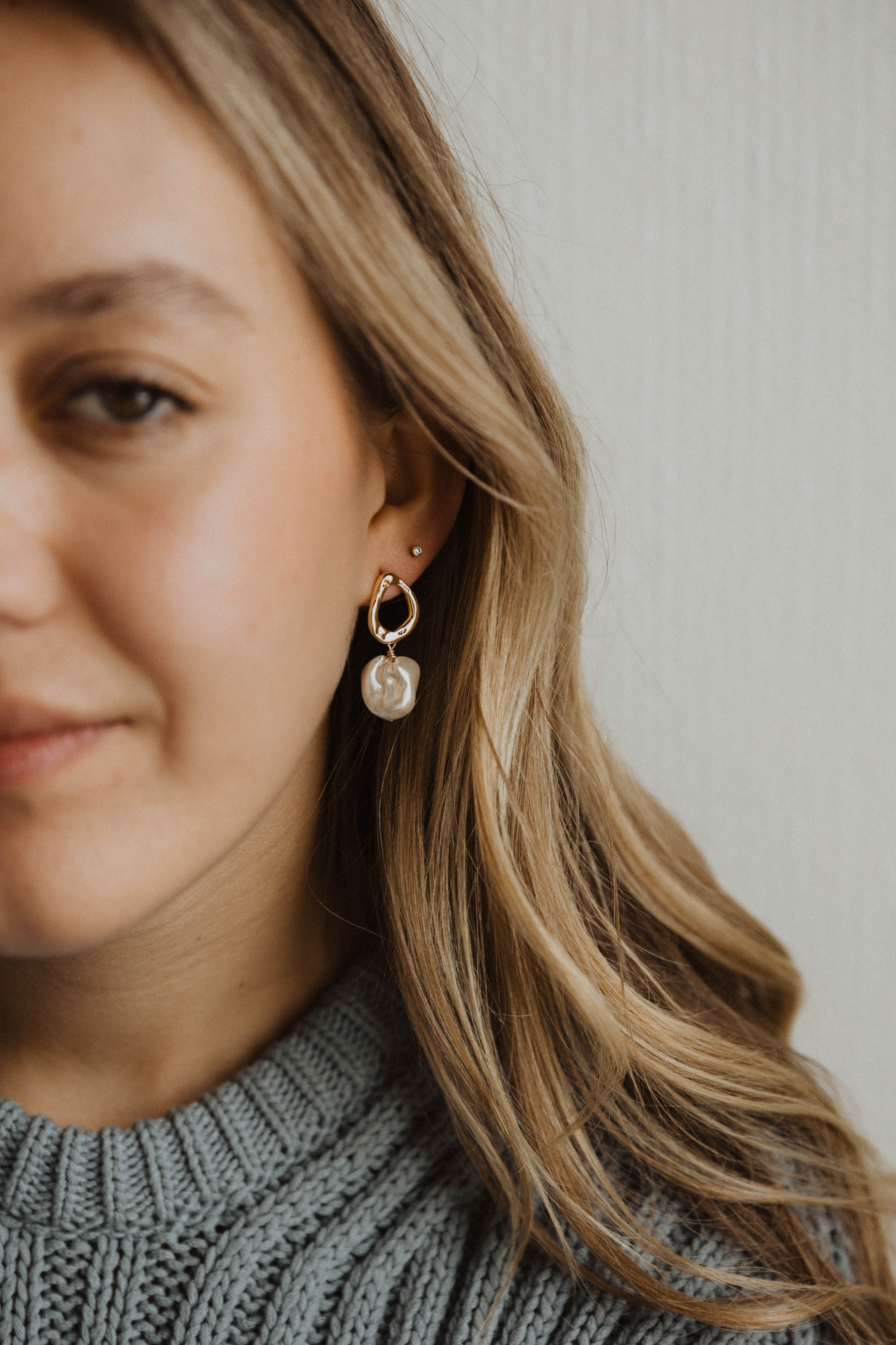 Binah Pearl Earring
